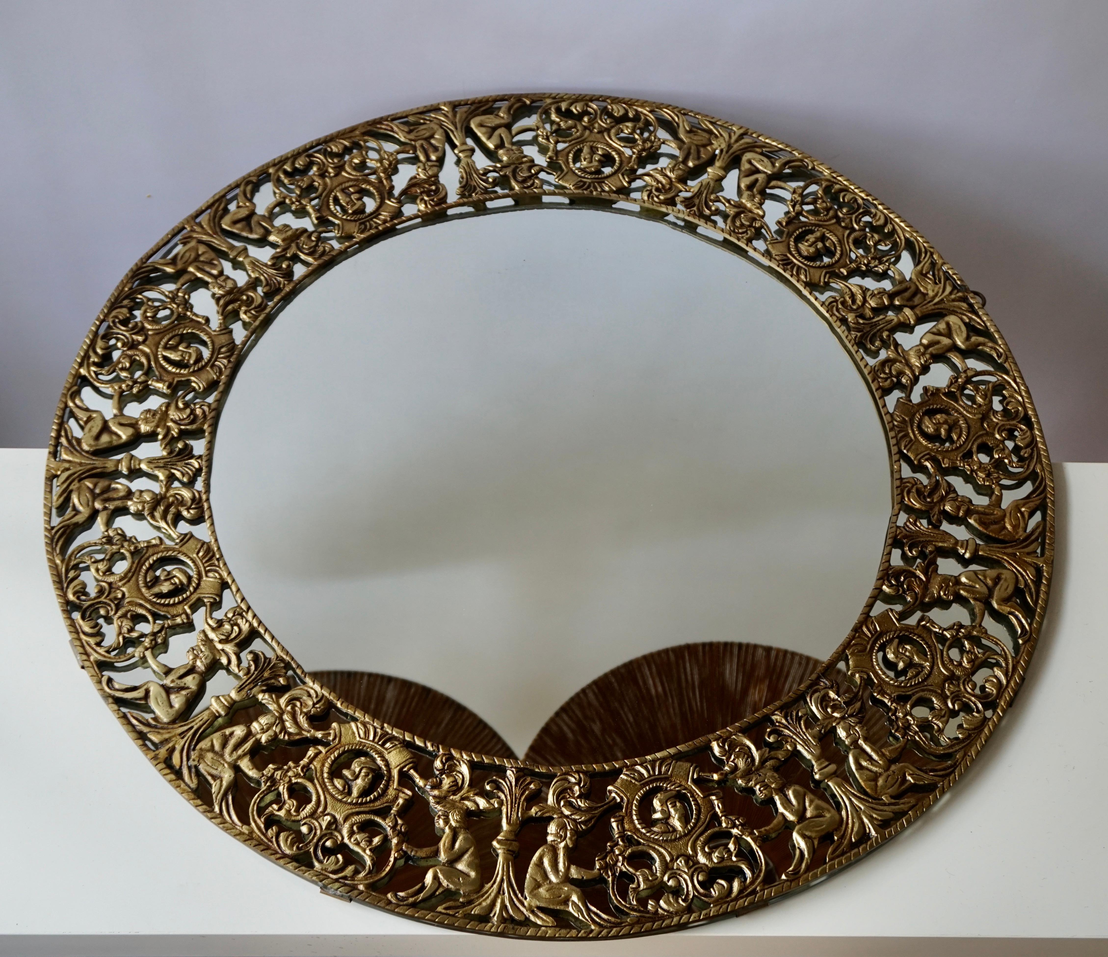 Gilt Metal Figural Sunburst Wall Mirror In Good Condition For Sale In Antwerp, BE