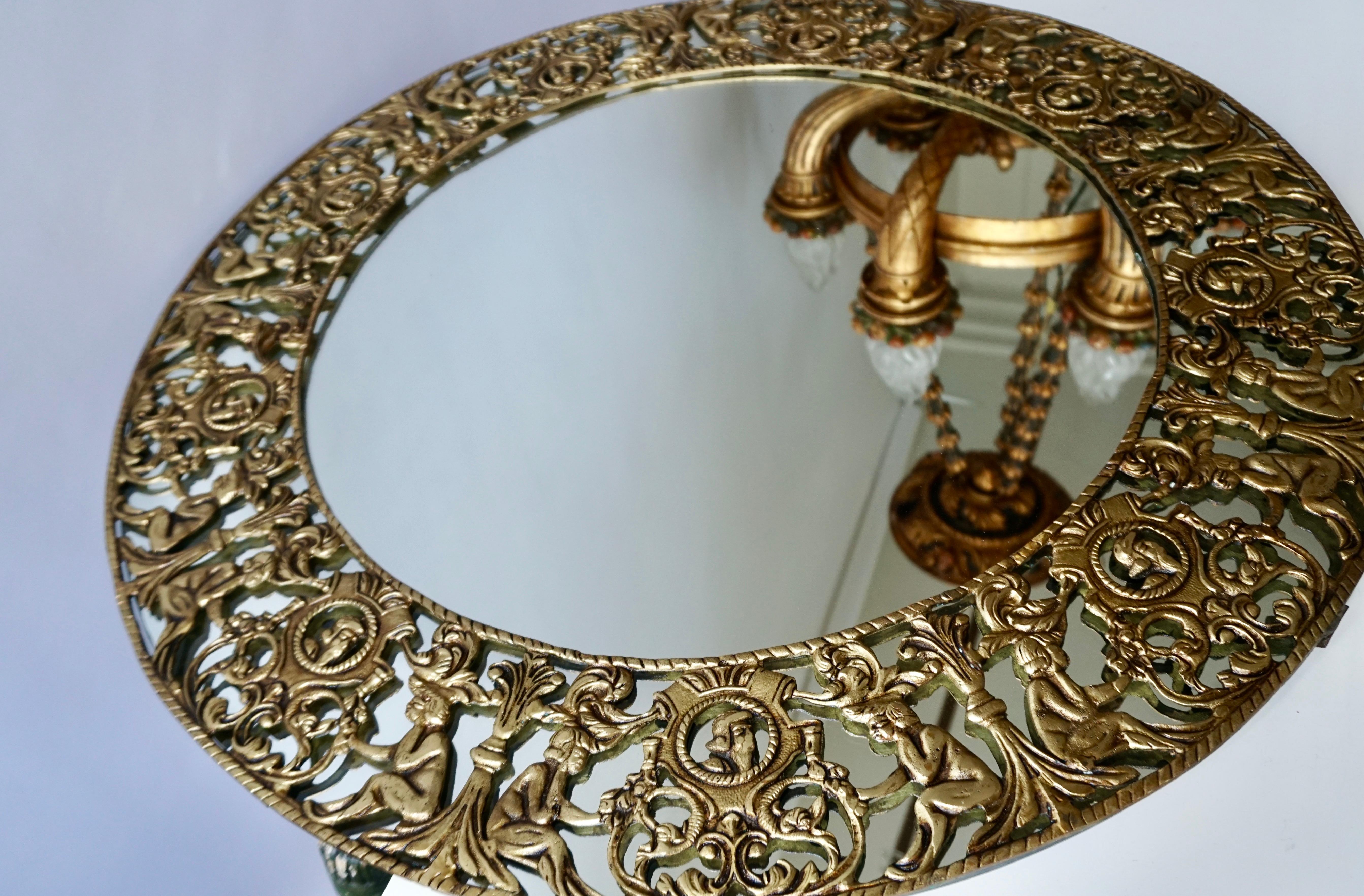 Vergoldetes Metall Figuraler Sunburst Wandspiegel (Spiegel) im Angebot