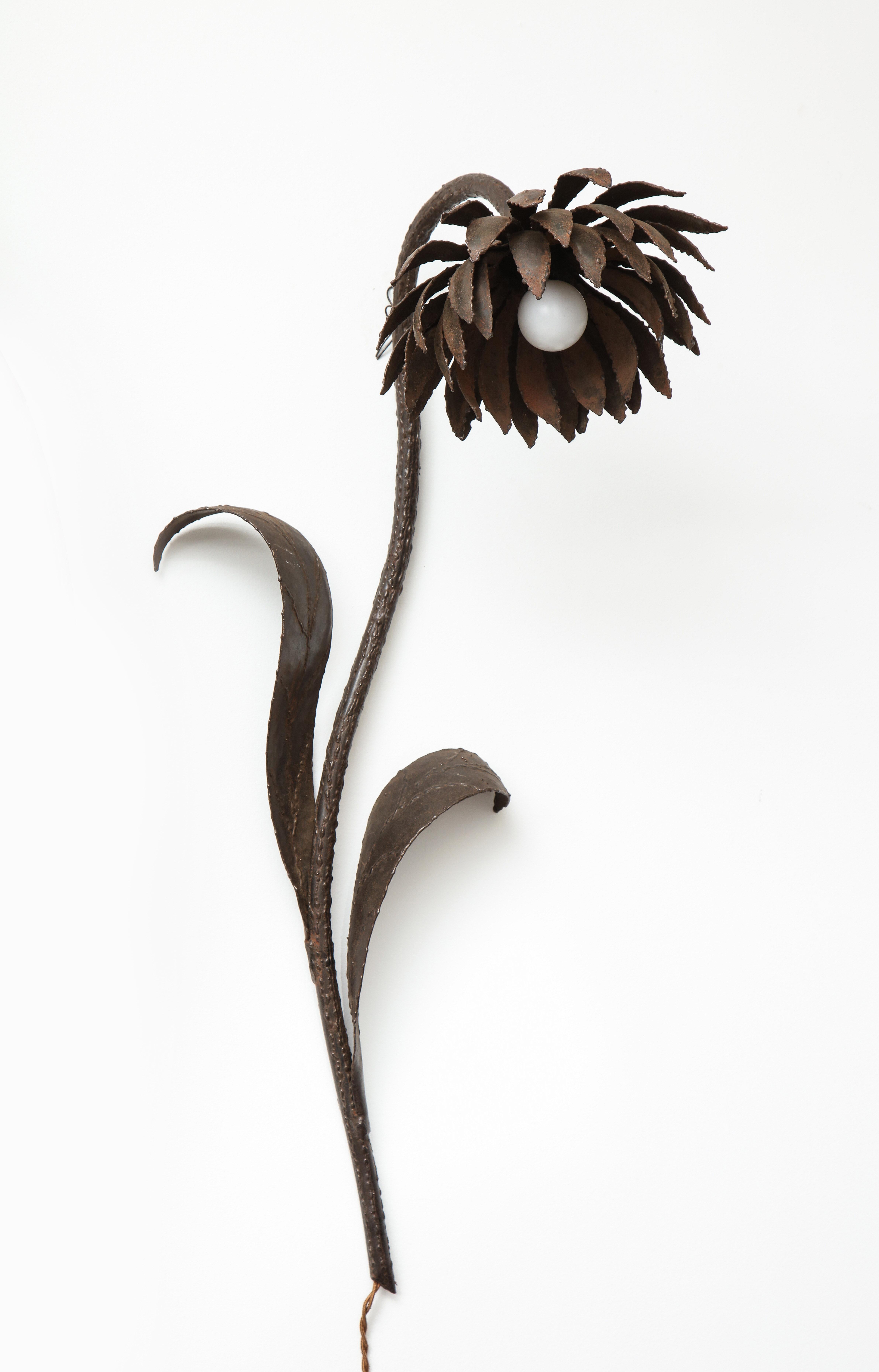Gilt Metal Flower Sconce For Sale 1
