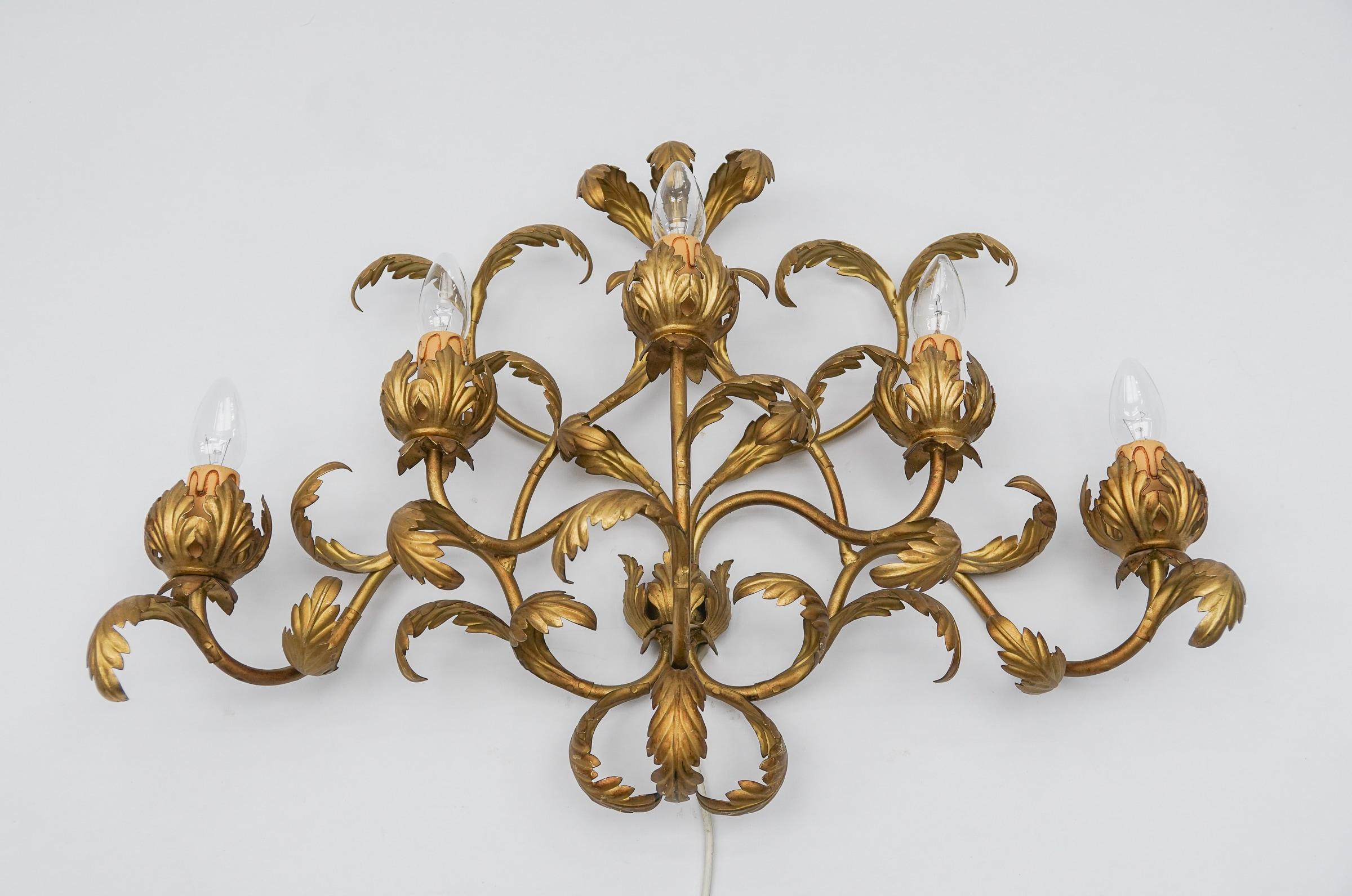 Vergoldete Metallblumen-Wandleuchte Sconce von Hans Kögl, Deutschland (Hollywood Regency) im Angebot