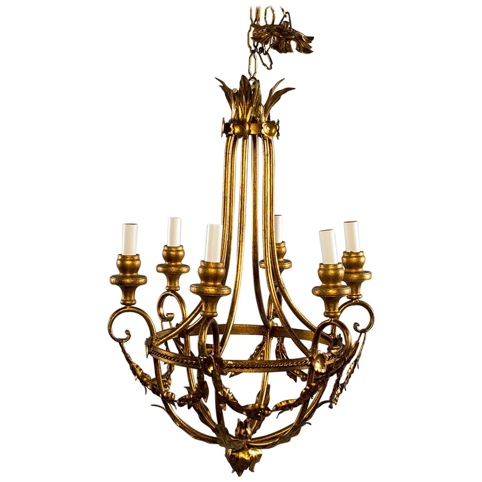 Lampadario a sei luci francese in metallo dorato
