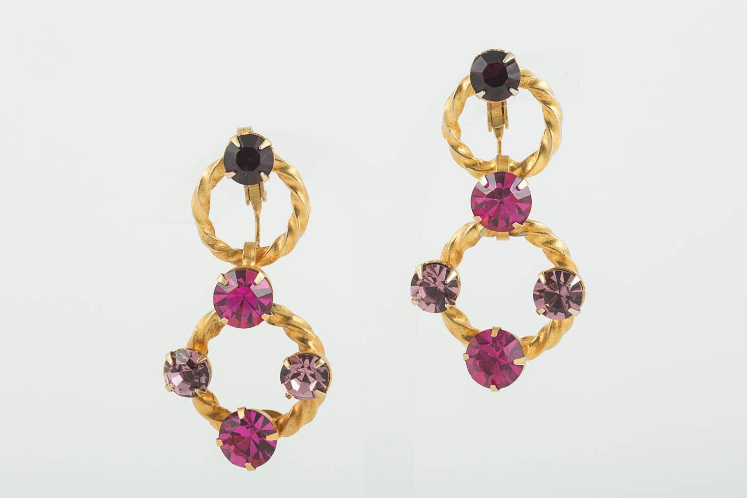 Gilt metal, fuschia and amethyst paste brooch/earrings, Christian Dior, c. 1954 In Good Condition For Sale In Greyabbey, County Down