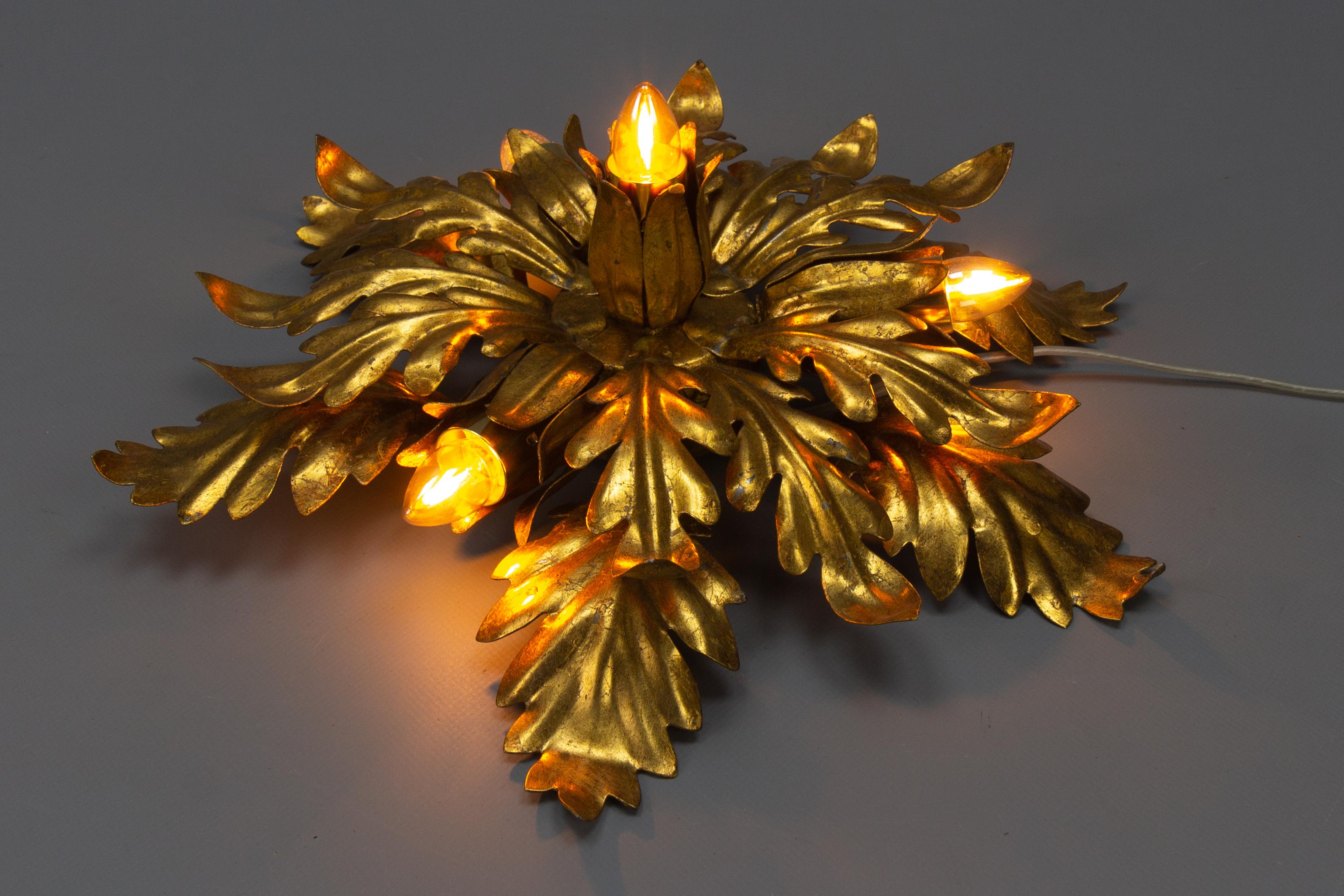 Late 20th Century Gilt Metal Leafed Sunburst-Shaped Four-Light Flush Mount or Wall Lamp, 1970s For Sale