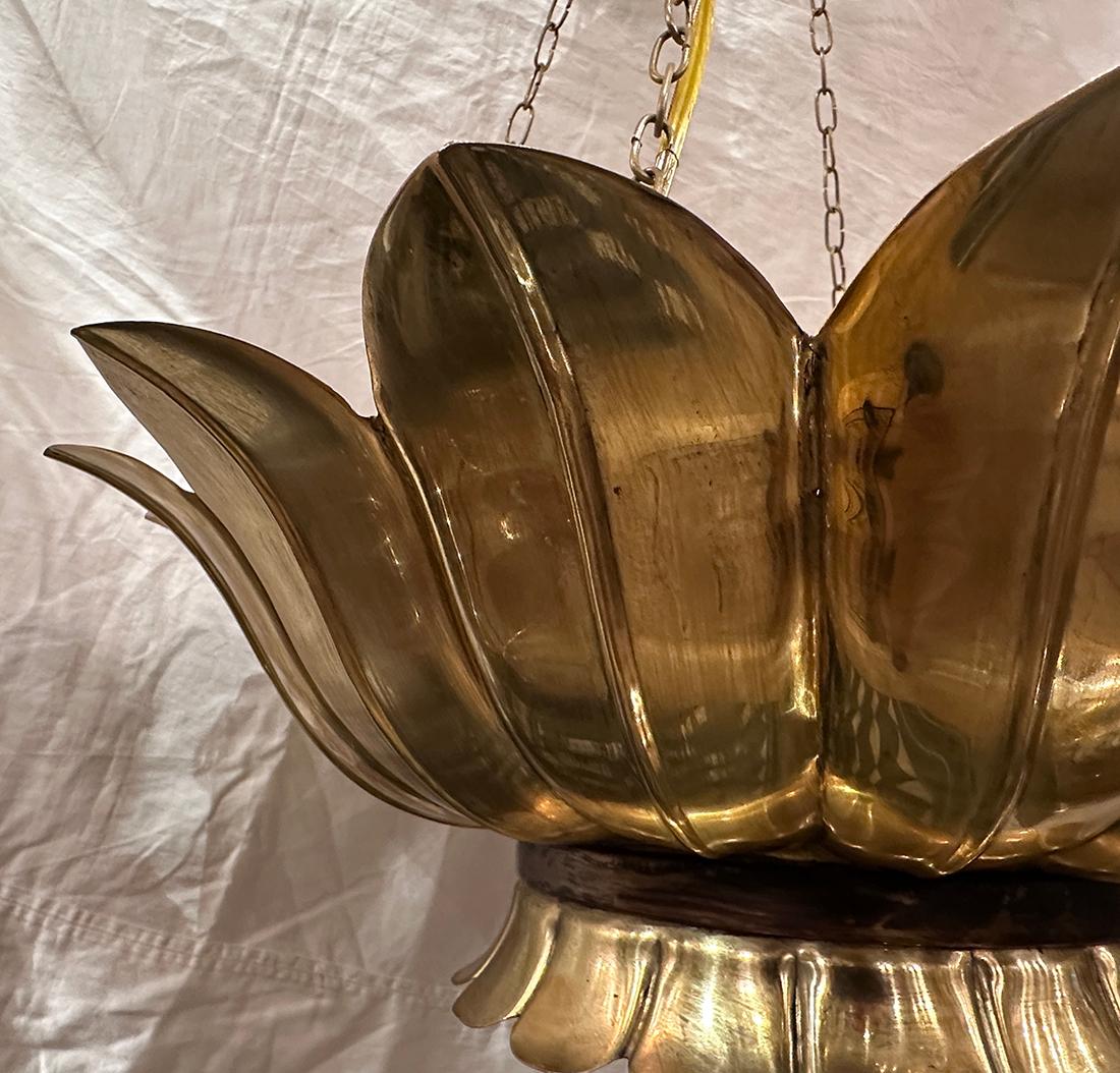 Lámpara de metal dorado con cristal insertado en Bueno estado para la venta en New York, NY
