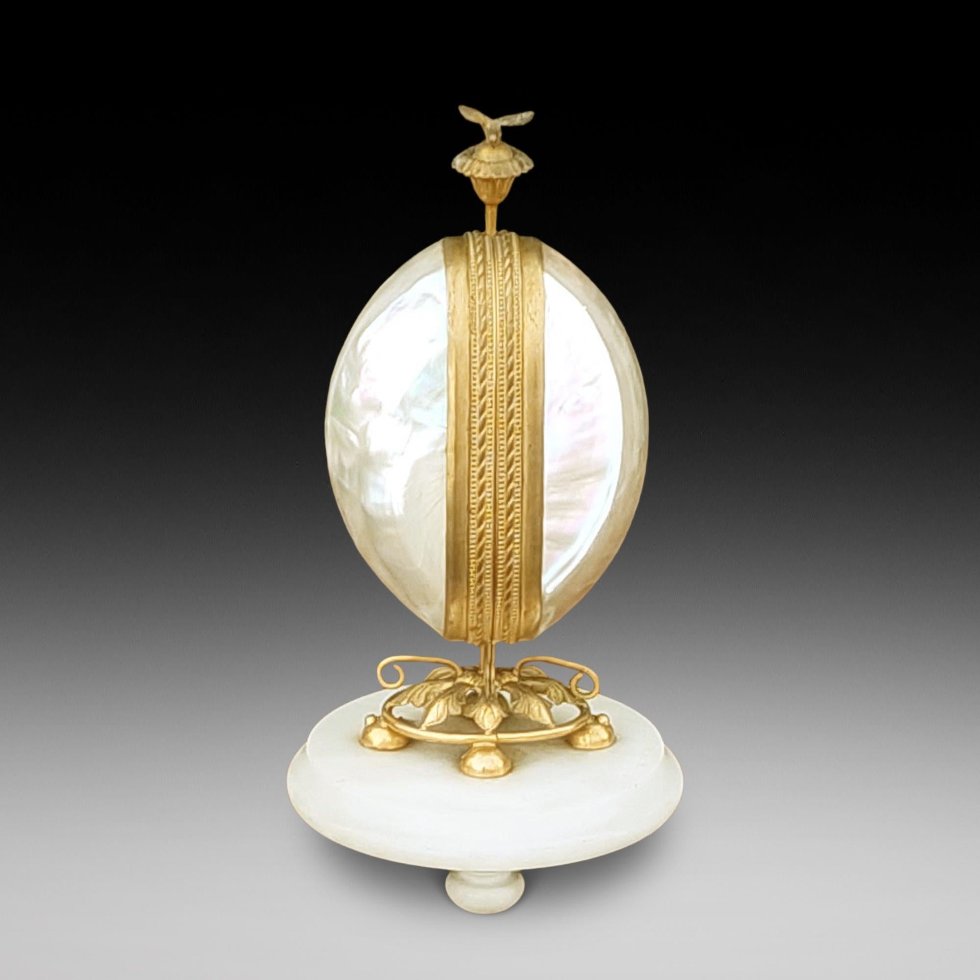 French Palais Royal Type Gilt Metal Mounted Mother-of-Pearl Scent Casket c1870 - Ecole des Beau Artes with bird finial, the hinged bi-valve enclosing two cut glass scent bottles, on a circular alabaster base - 4