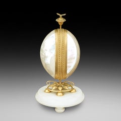 Casket aus vergoldetem Metall und Perlmutt-Duft um 1870