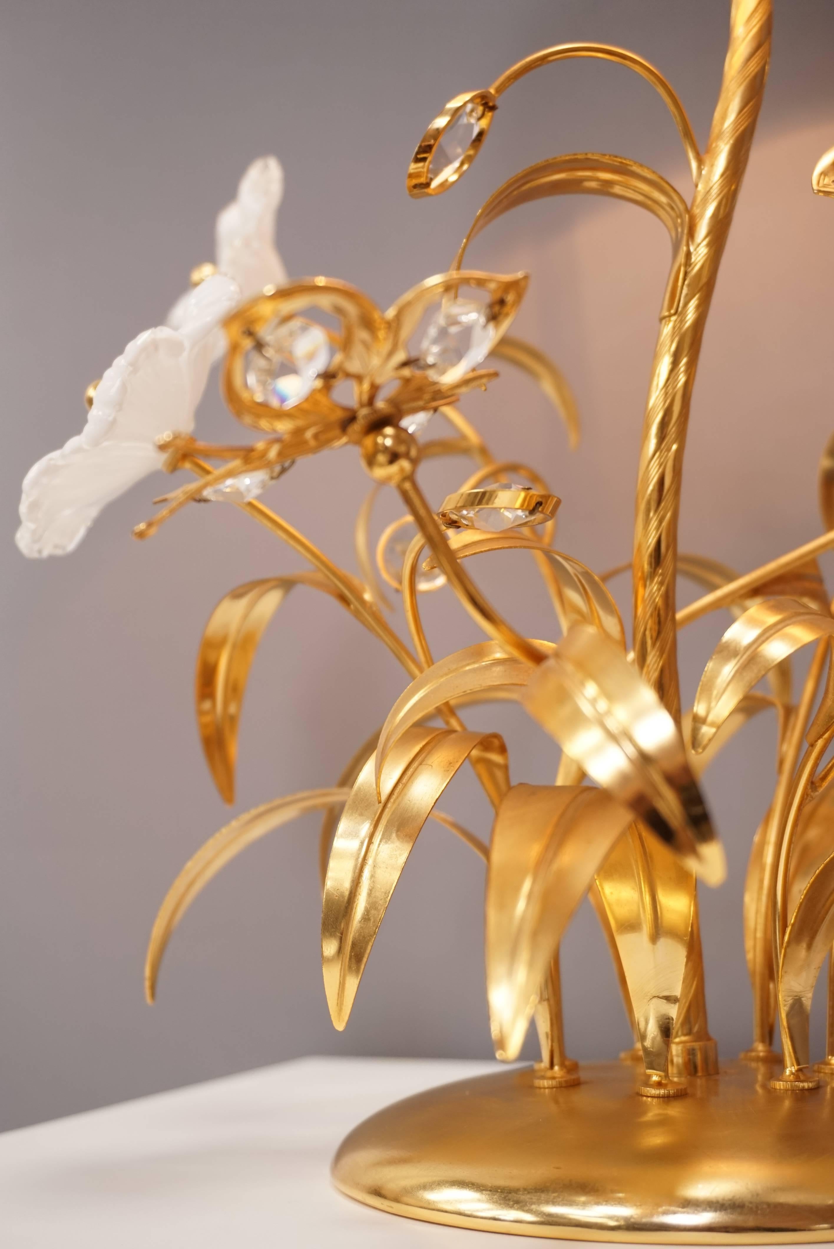 Gilt Metal Murano Glass Flowers and Crystal Butterflies Lamp In Excellent Condition In Tourcoing, FR