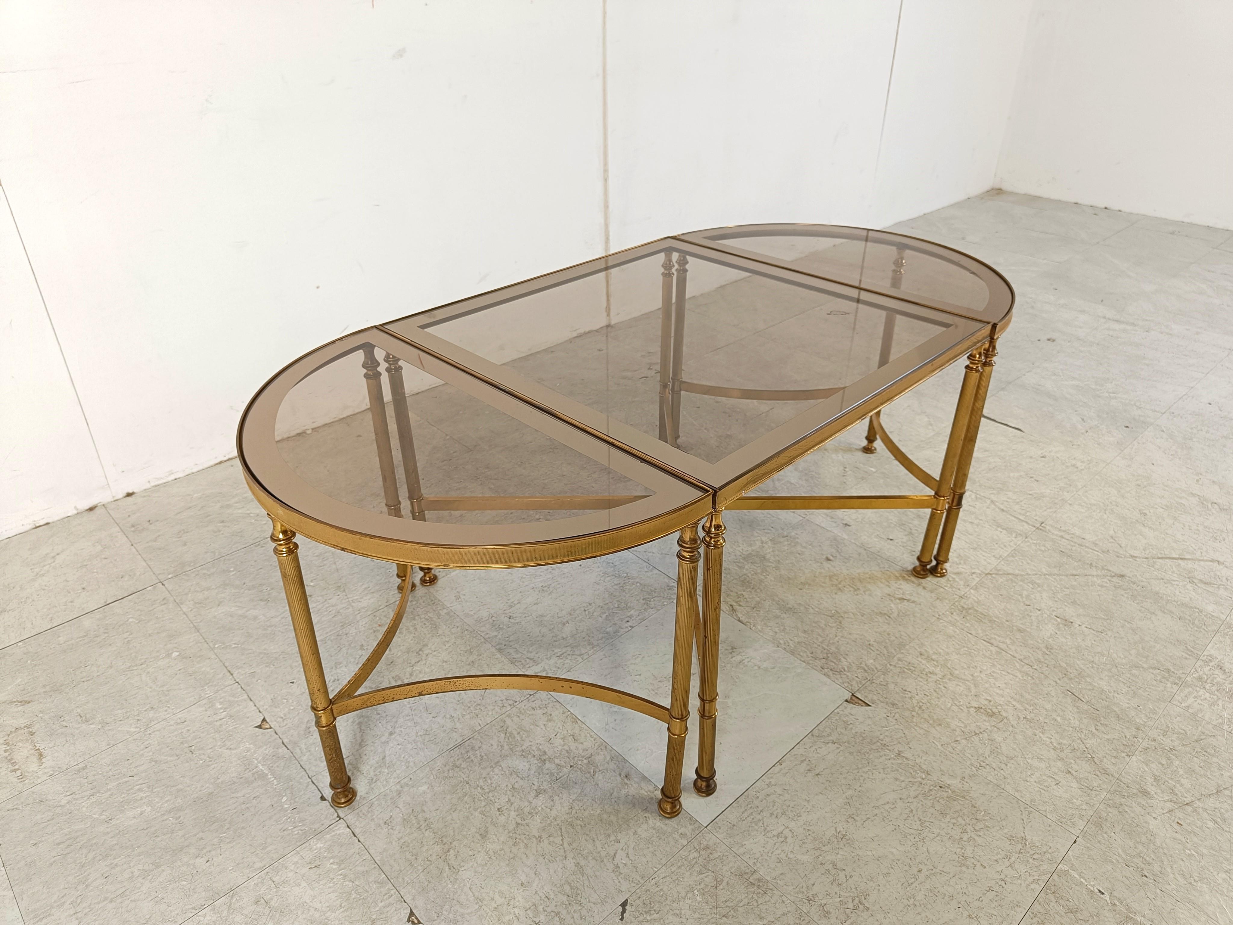 Gilt metal neoclassical coffee table set in the manner of Maison Jansen, 1960s For Sale 1
