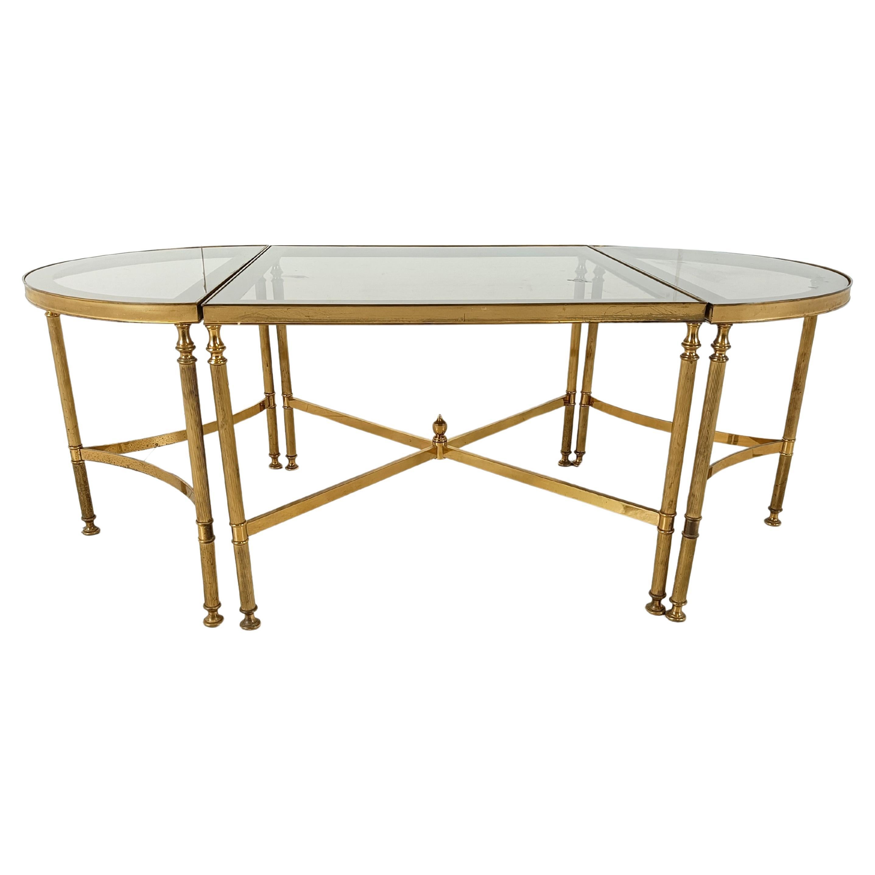 Gilt metal neoclassical coffee table set in the manner of Maison Jansen, 1960s For Sale