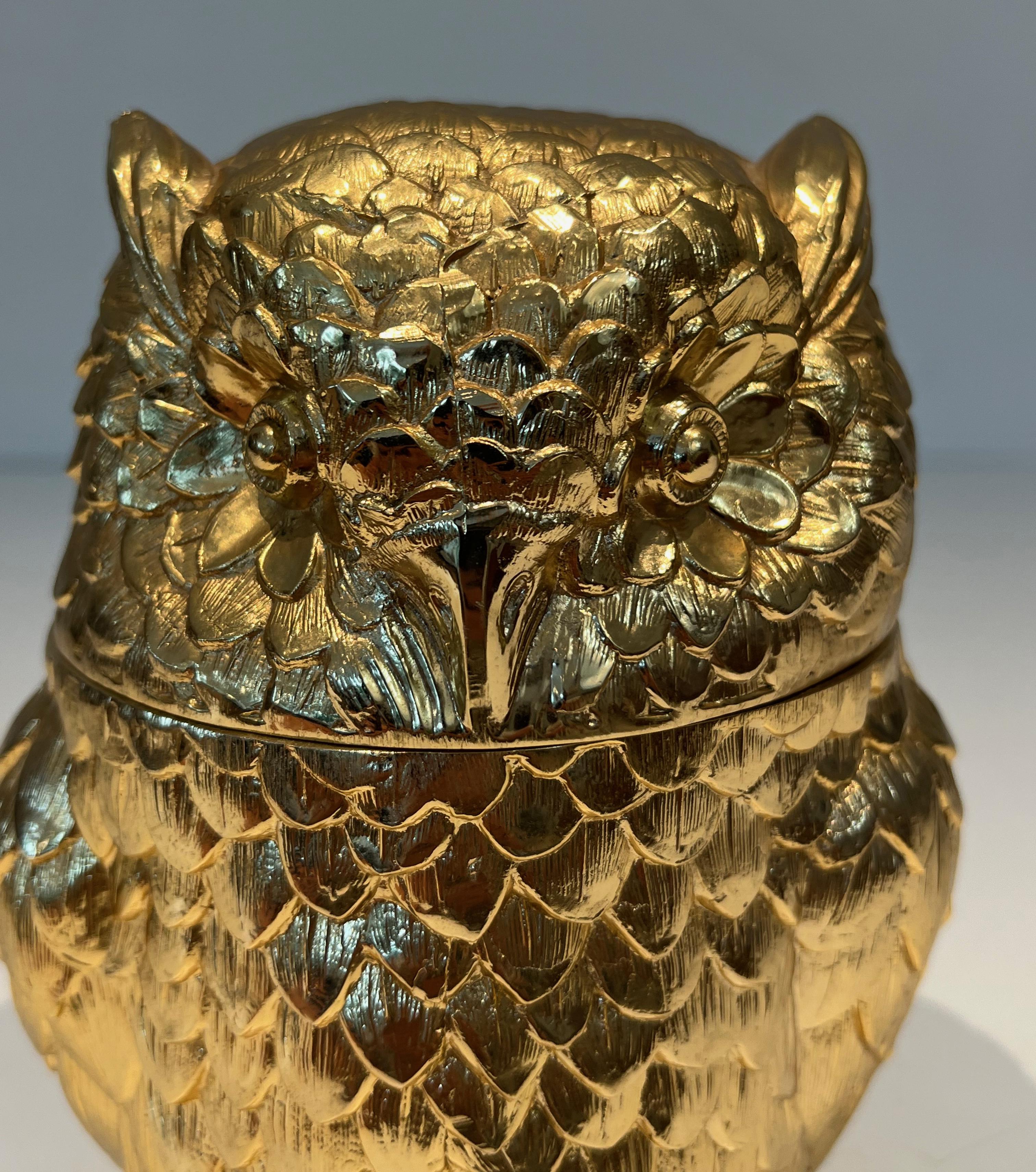 Cubitera búho de metal dorado. Obra italiana de Mauro Mainetti. Alrededor de 1970 en venta 9