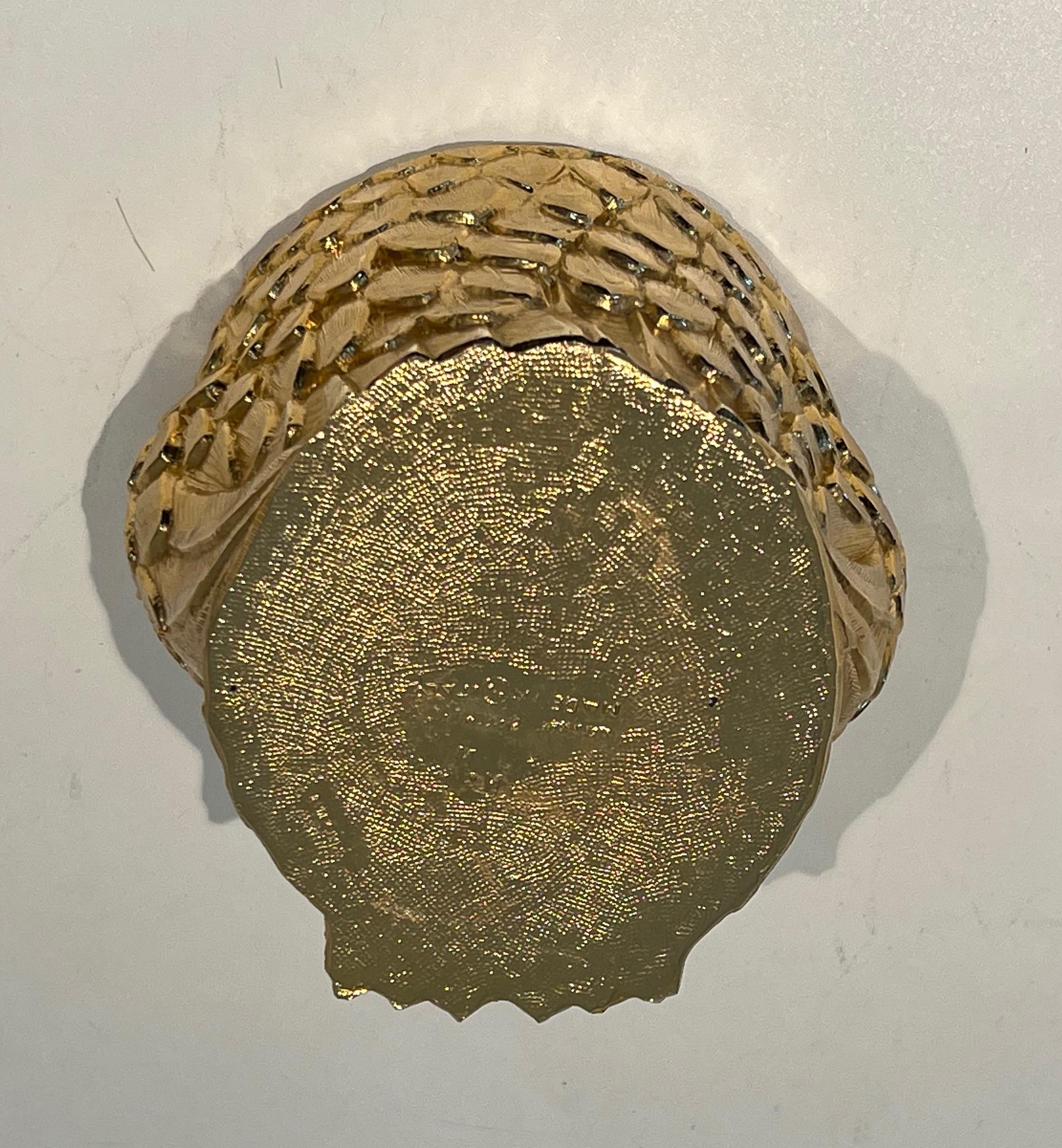 Cubitera búho de metal dorado. Obra italiana de Mauro Mainetti. Alrededor de 1970 en venta 1