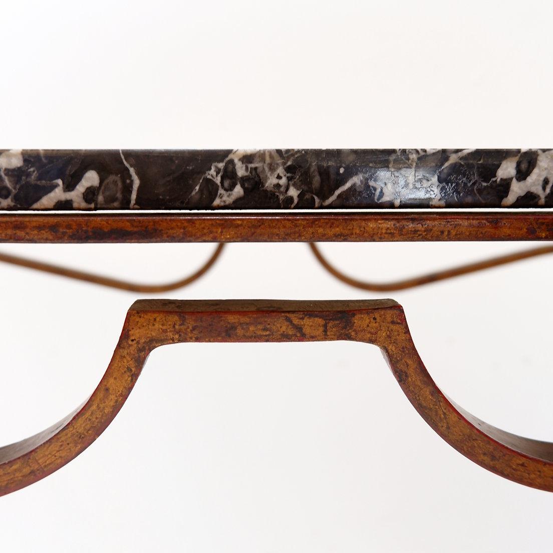 Gilt-Metal side table and marble top in the style of René Prou In Good Condition For Sale In Linkebeek, BE