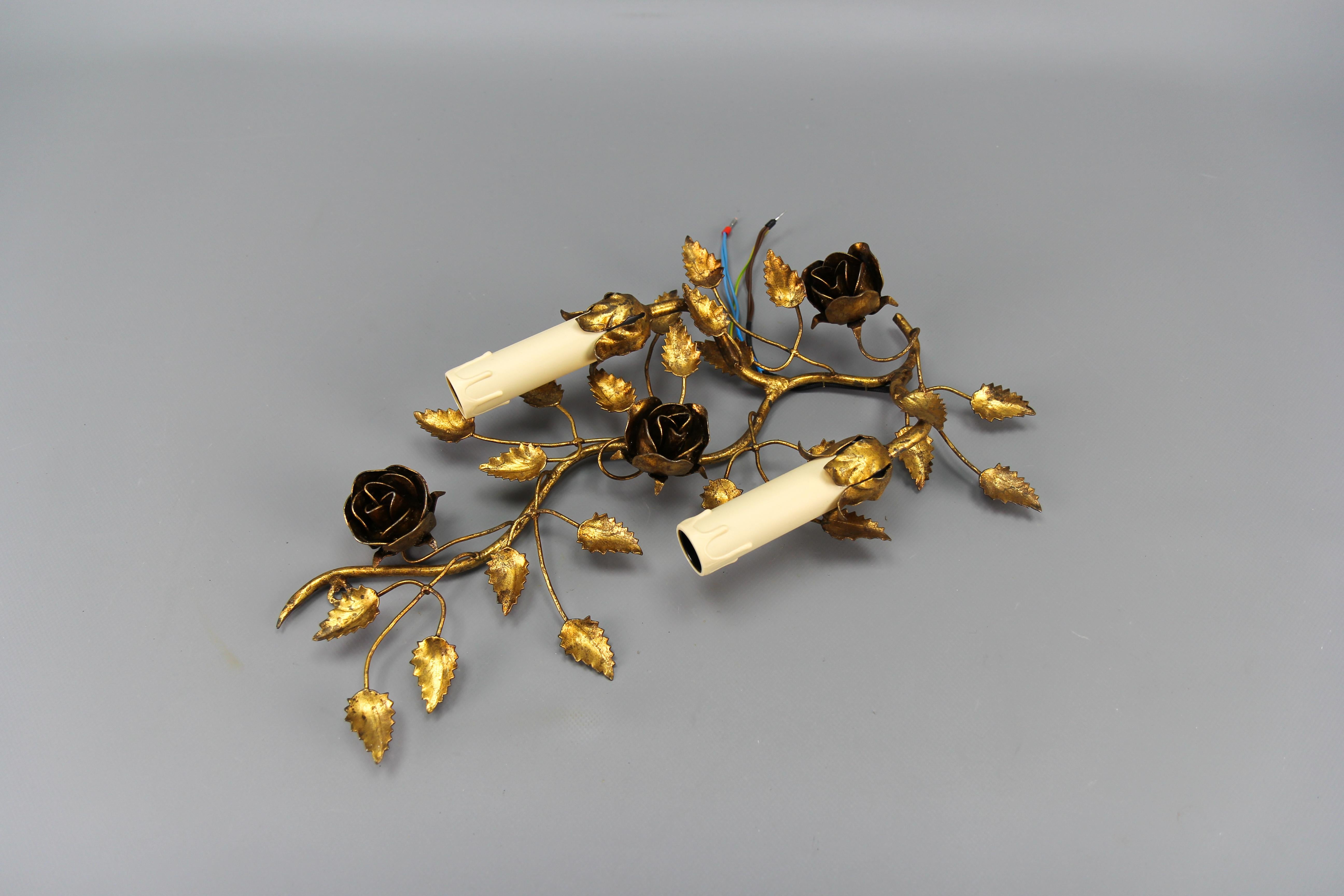 Gilt Metal Two-Light Wall Sconce with Roses and Leaf, Italy, 1970s For Sale 5