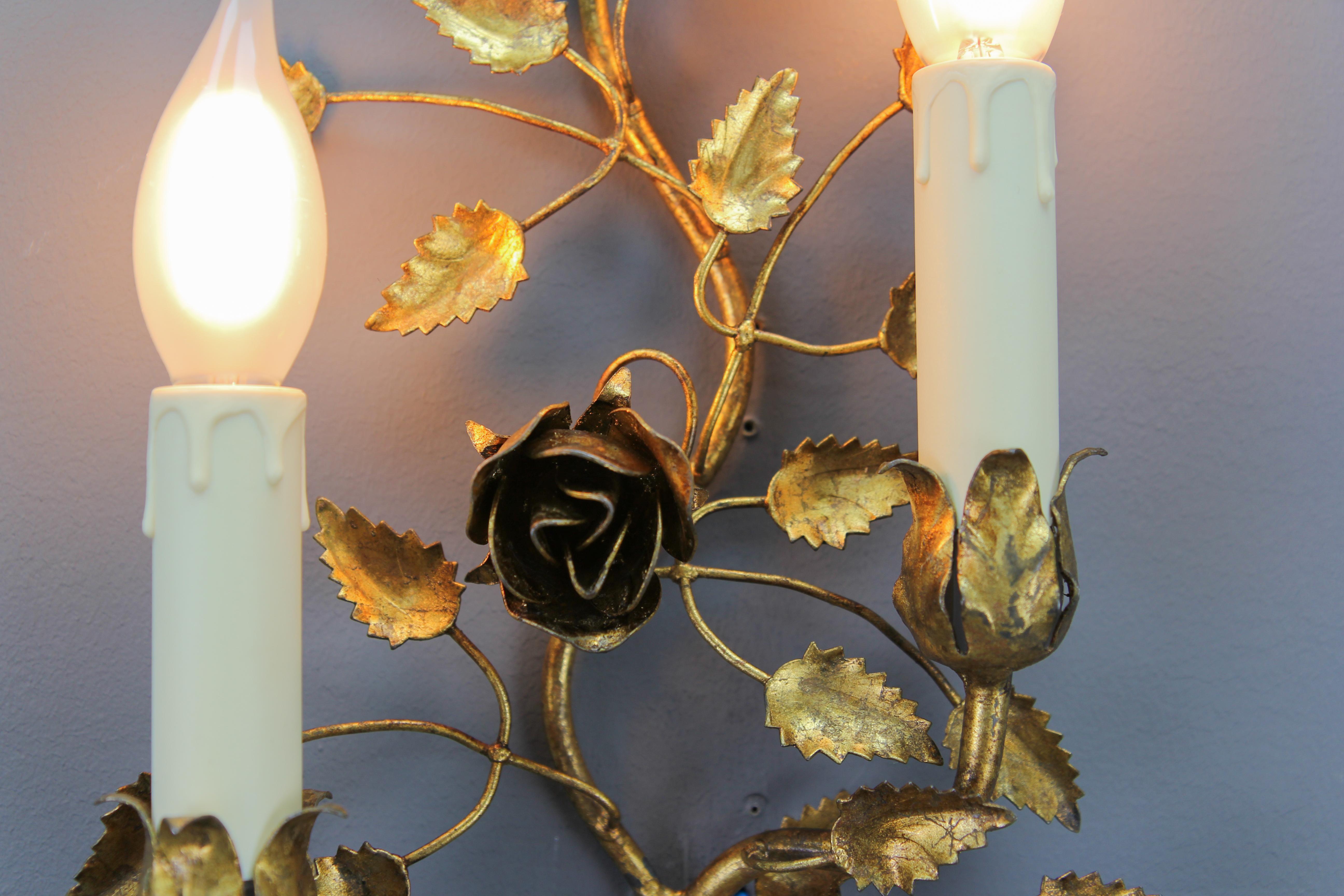 Gilt Metal Two-Light Wall Sconce with Roses and Leaf, Italy, 1970s For Sale 1