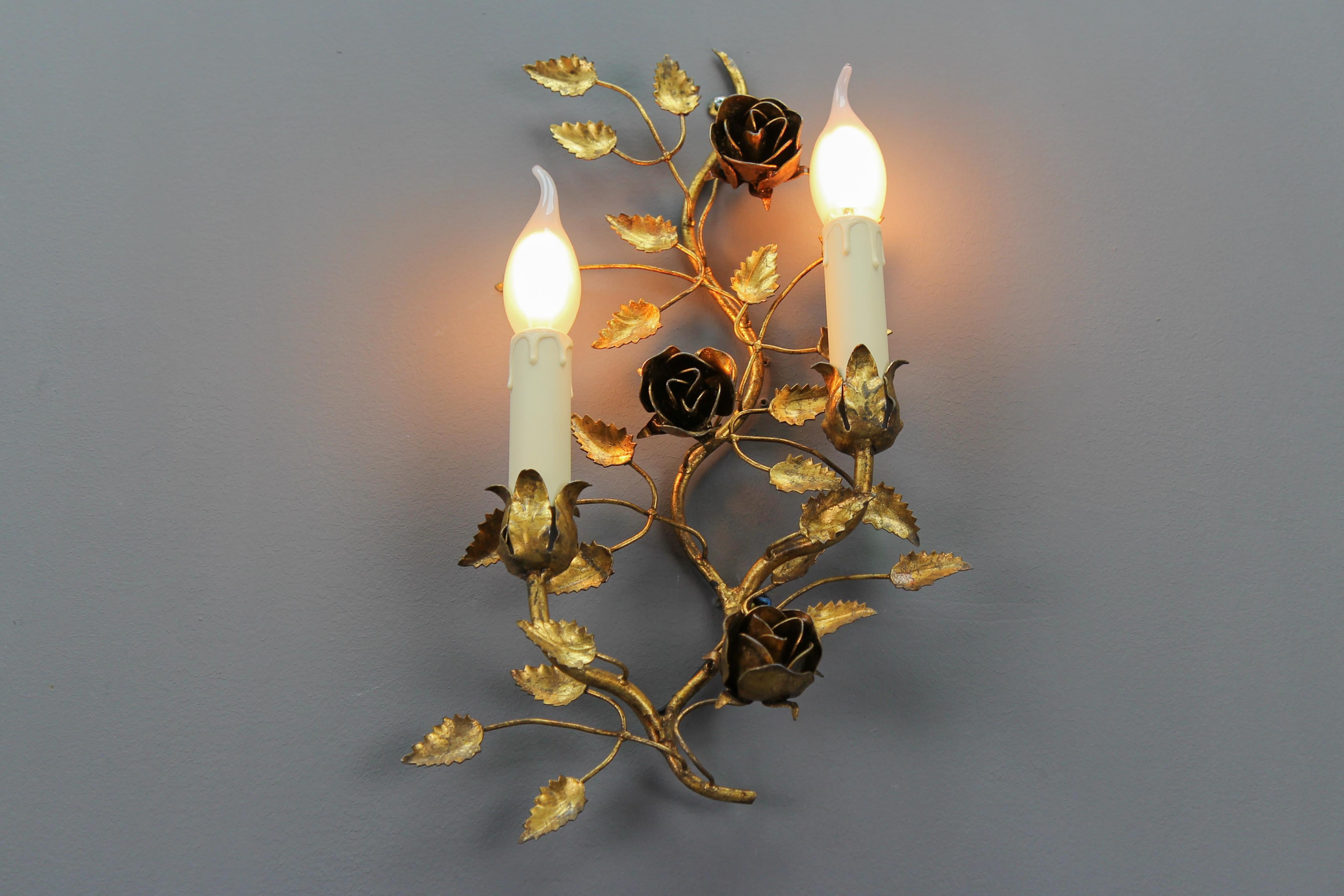 Gilt Metal Two-Light Wall Sconce with Roses and Leaf, Italy, 1970s For Sale 2