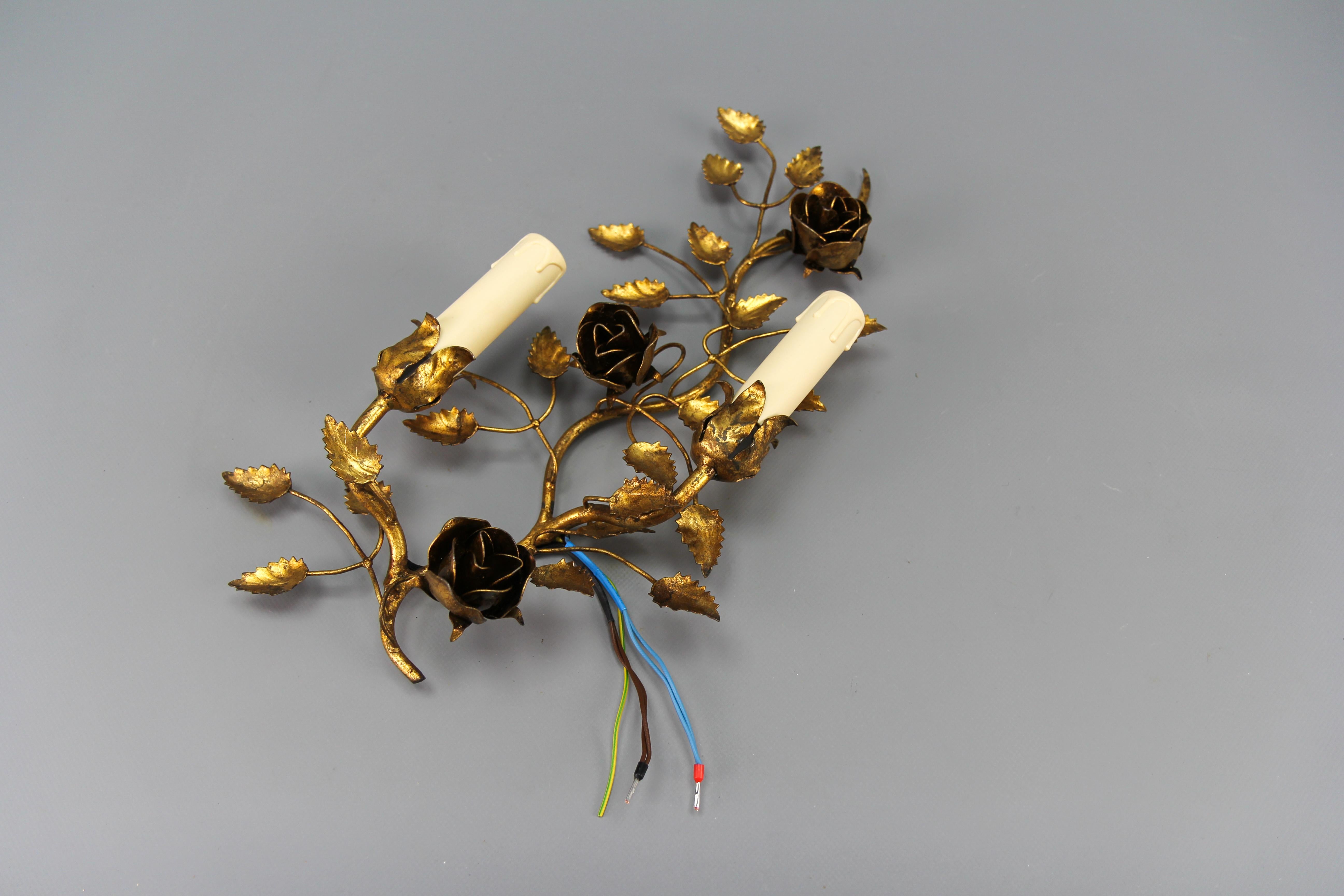 Gilt Metal Two-Light Wall Sconce with Roses and Leaf, Italy, 1970s For Sale 3
