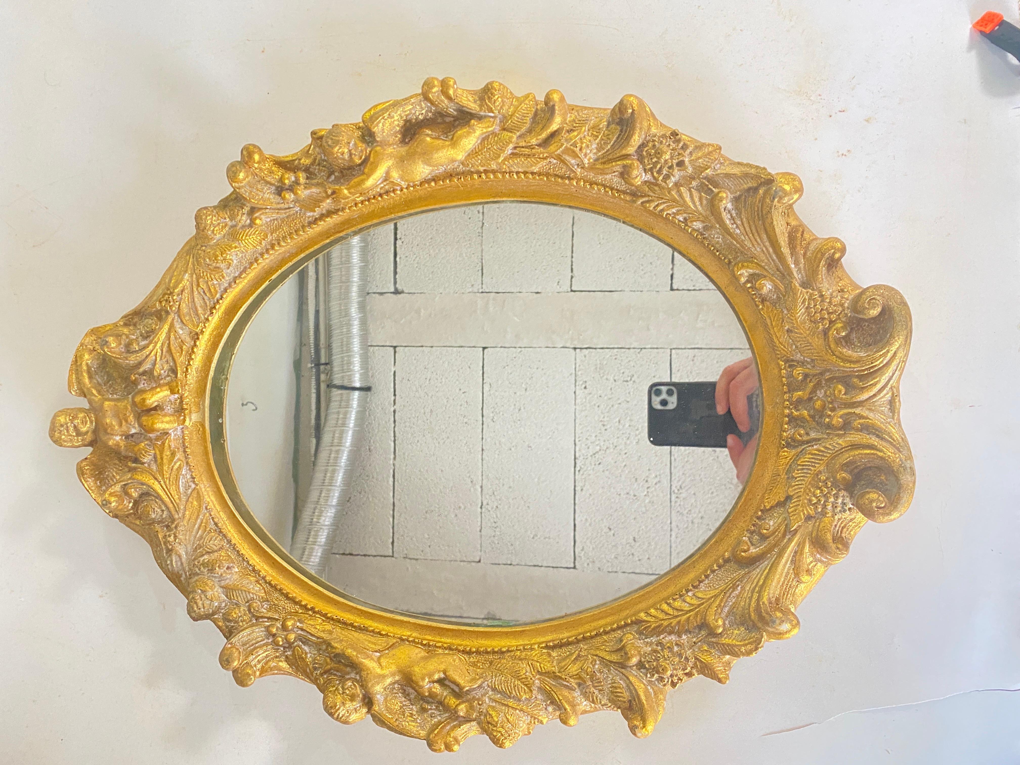 Miroirs en résine à patine ancienne dorée, 20e siècle Ensemble de 2 en vente 6