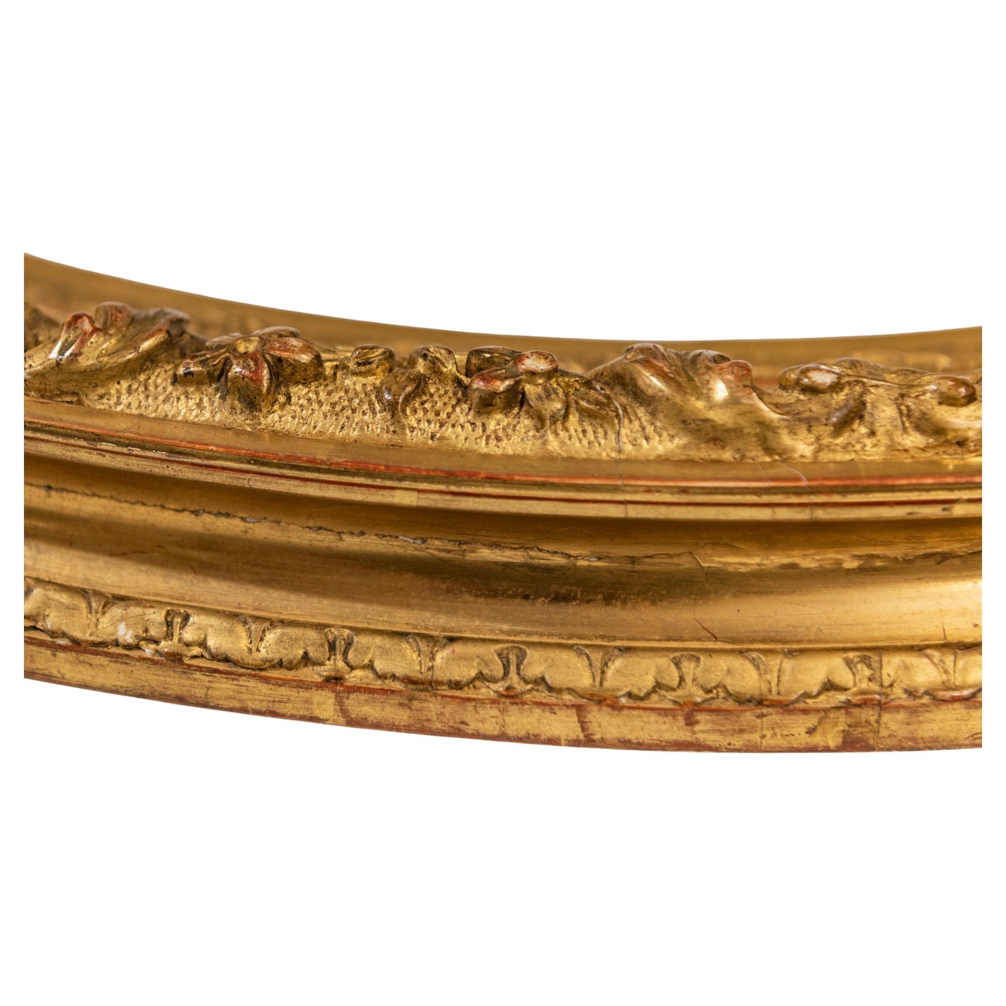 Gilt Oval Antique Frame In Excellent Condition For Sale In Alessandria, Piemonte