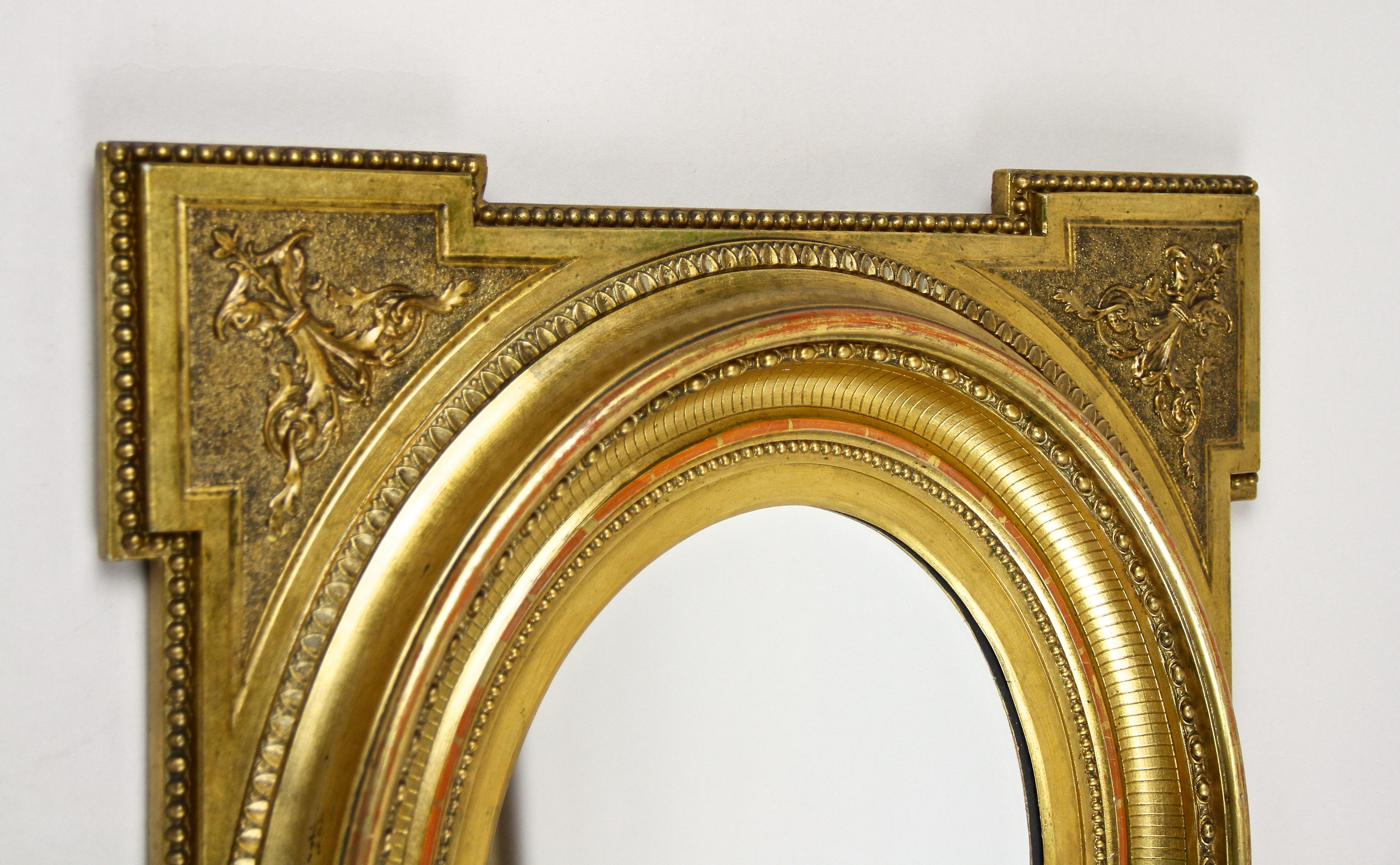 Gilt Oval Biedermeier Wall Mirror with Stucco Works, Austria, circa 1860 In Good Condition In Lichtenberg, AT