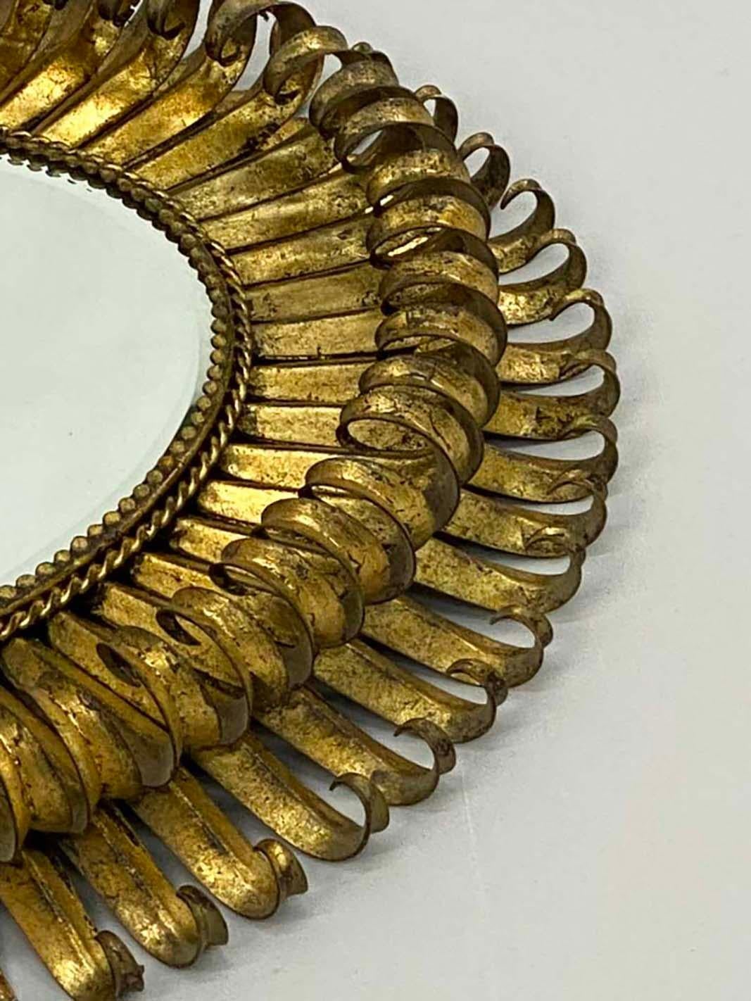 Métal Miroir à cils ovale en métal doré avec biseau en vente