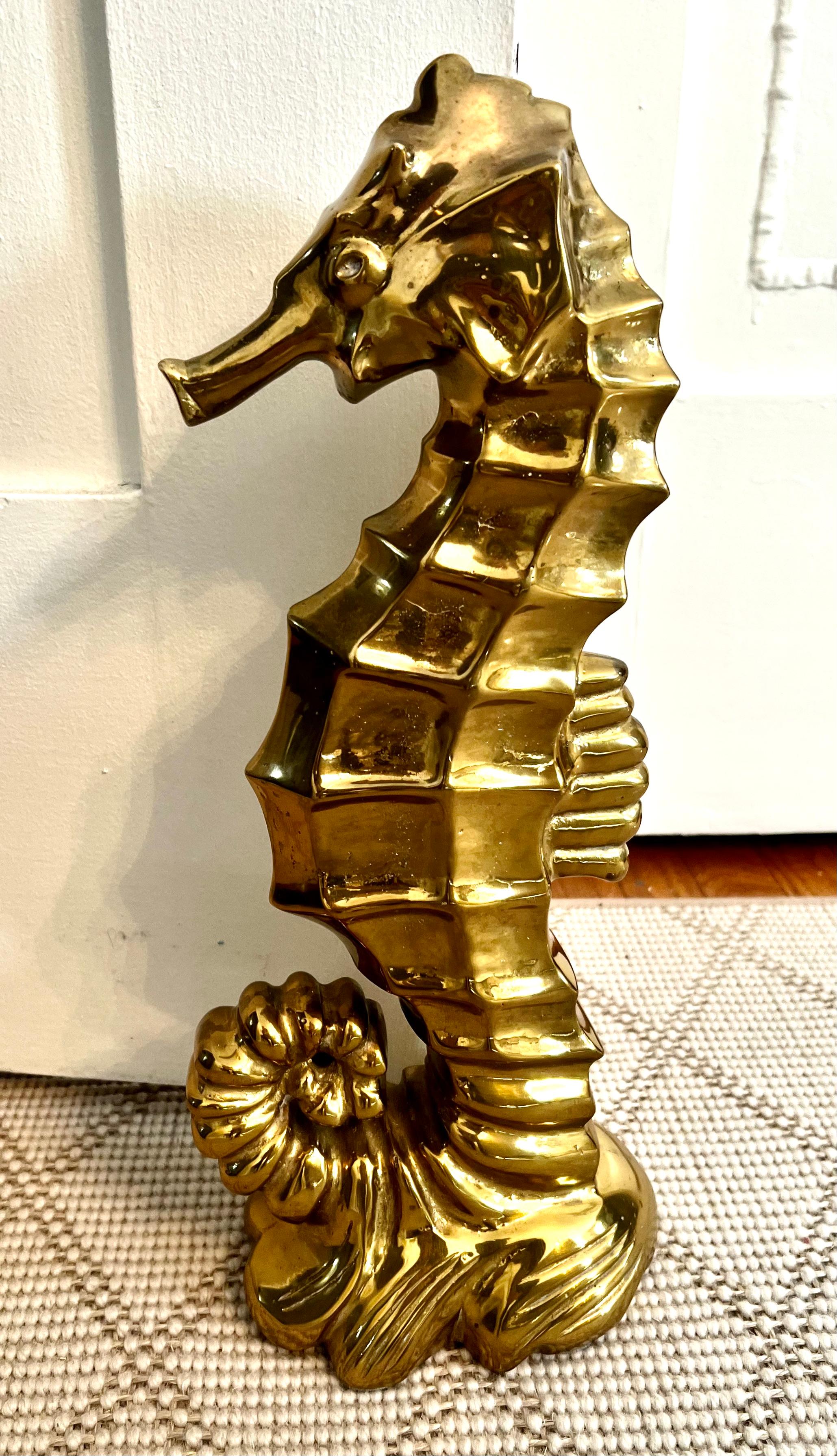 Butoir de porte ou sculpture hippocampe en bronze doré en vente 1