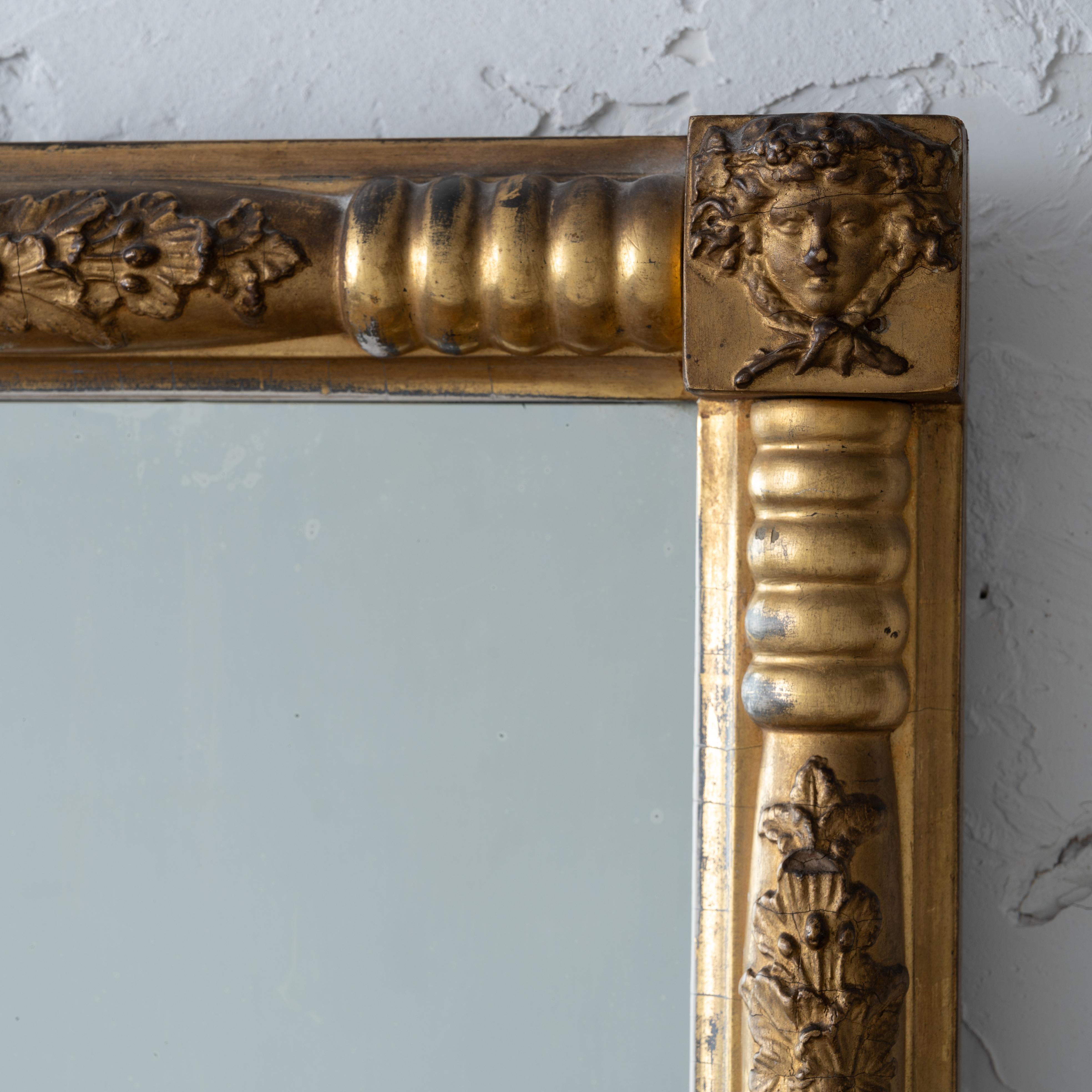 Specchio dorato da soffitto, XIX secolo In condizioni buone in vendita a Savannah, GA