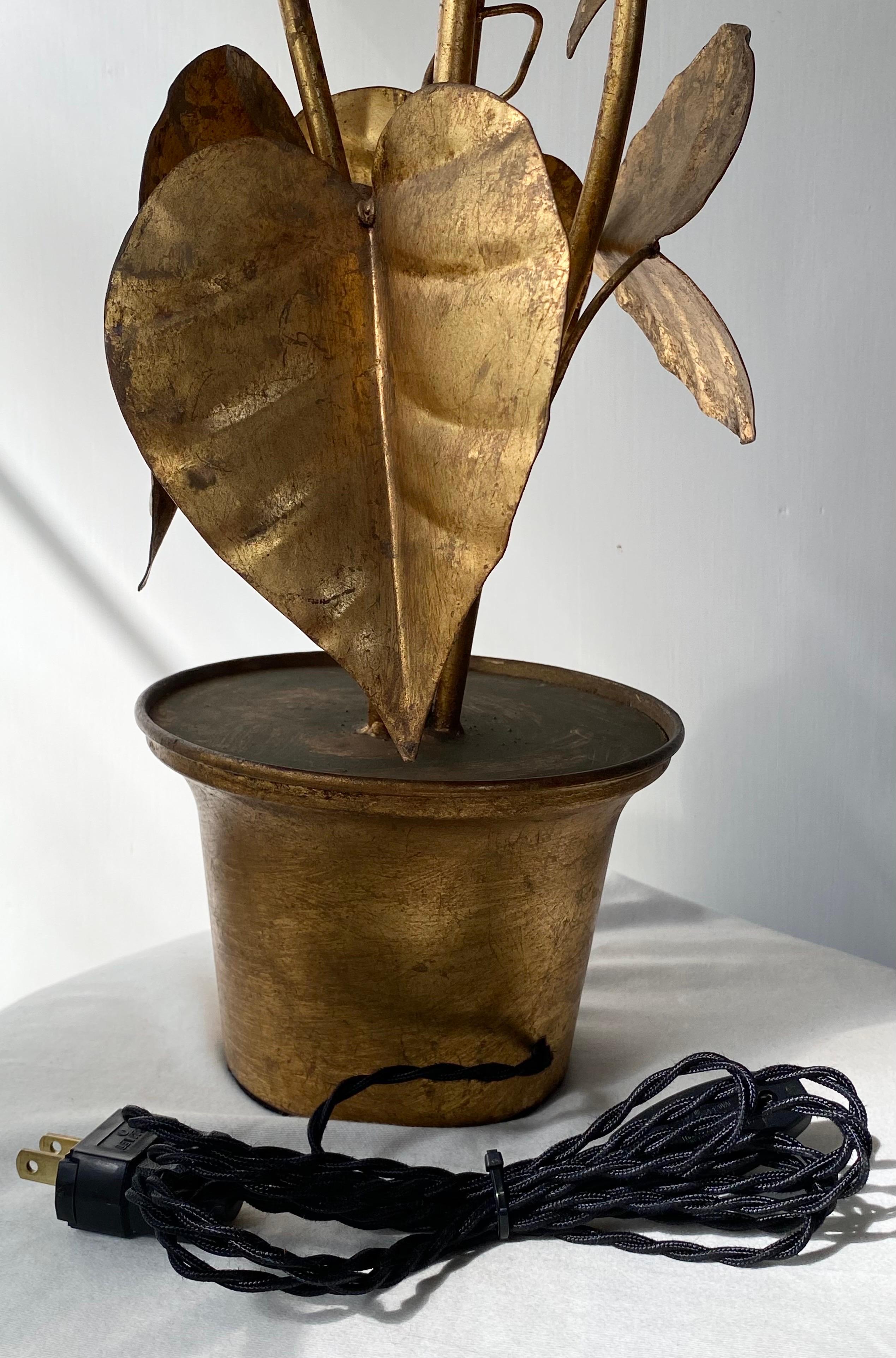 Lampe à plantes dorée en vente 5