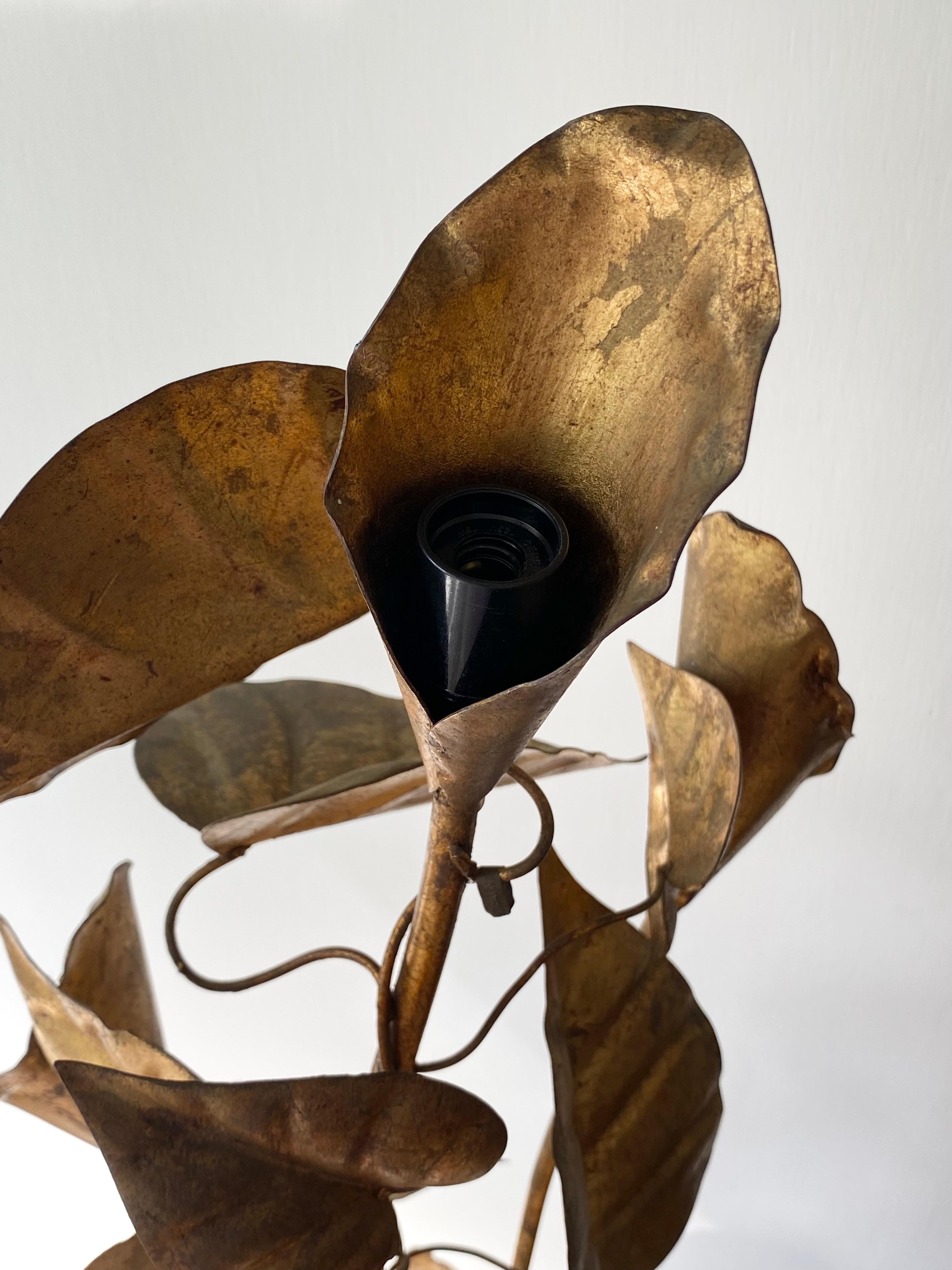 Lampe à plantes dorée en vente 1
