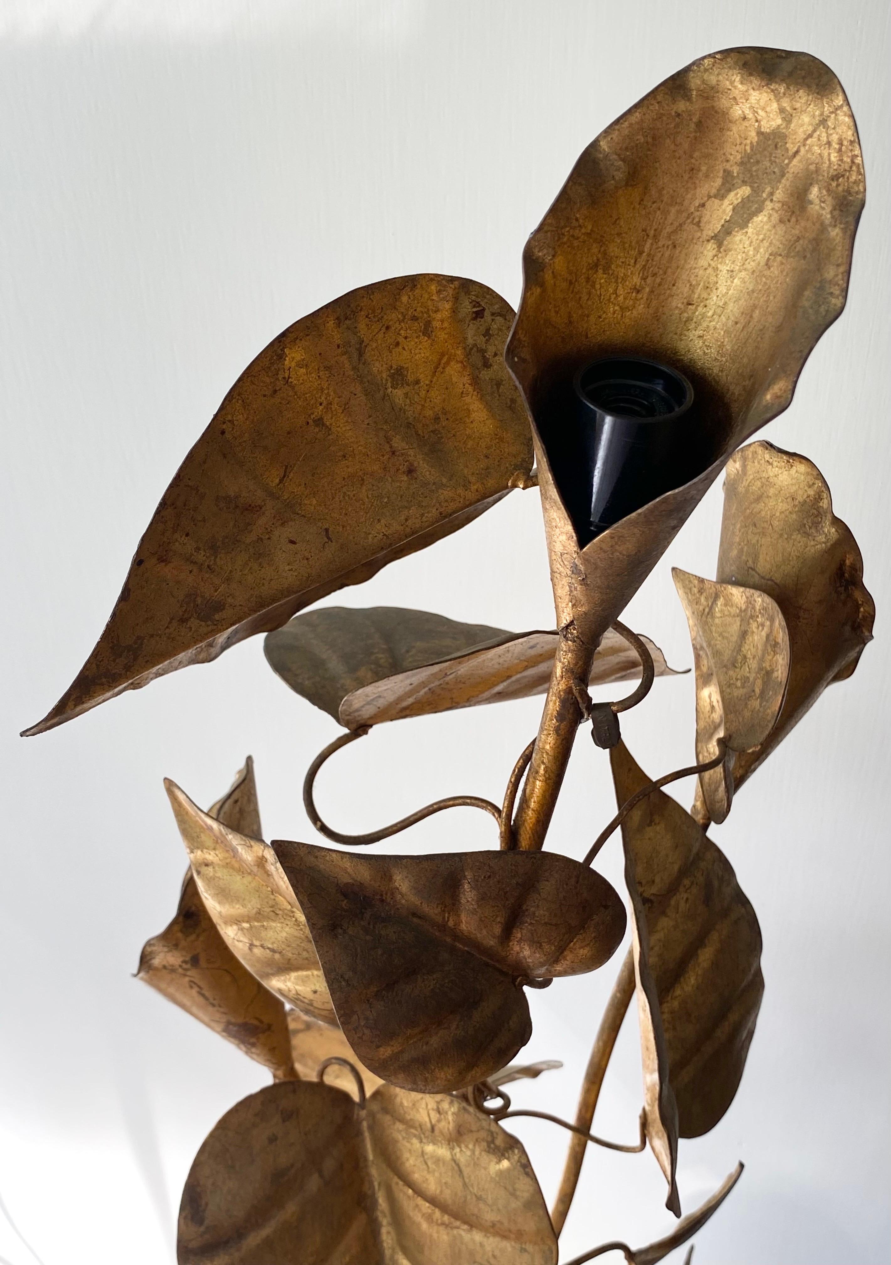 Lampe à plantes dorée en vente 2