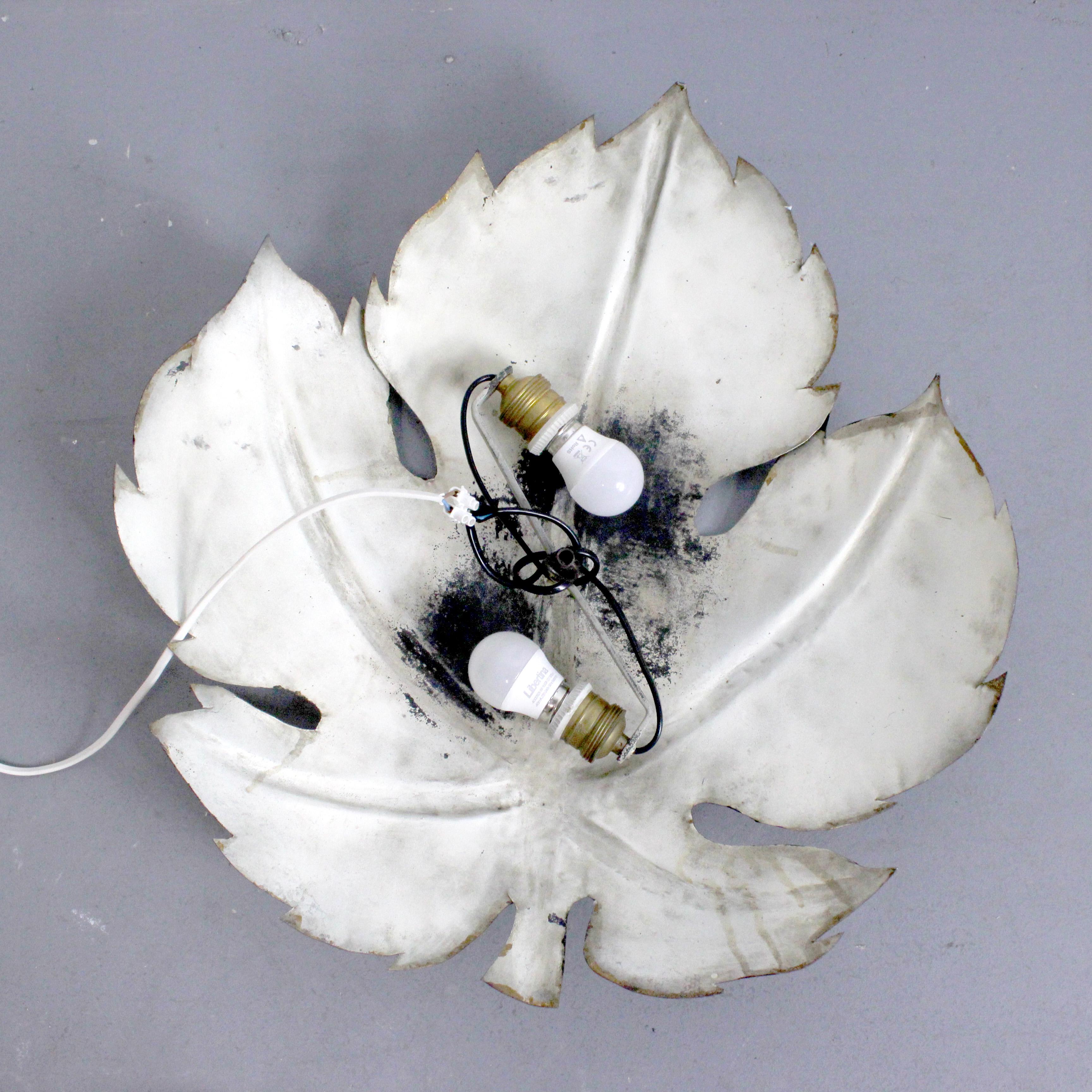 Gilt-plated metal leaf-shaped appliqué - Spain - c. 1970 For Sale 1