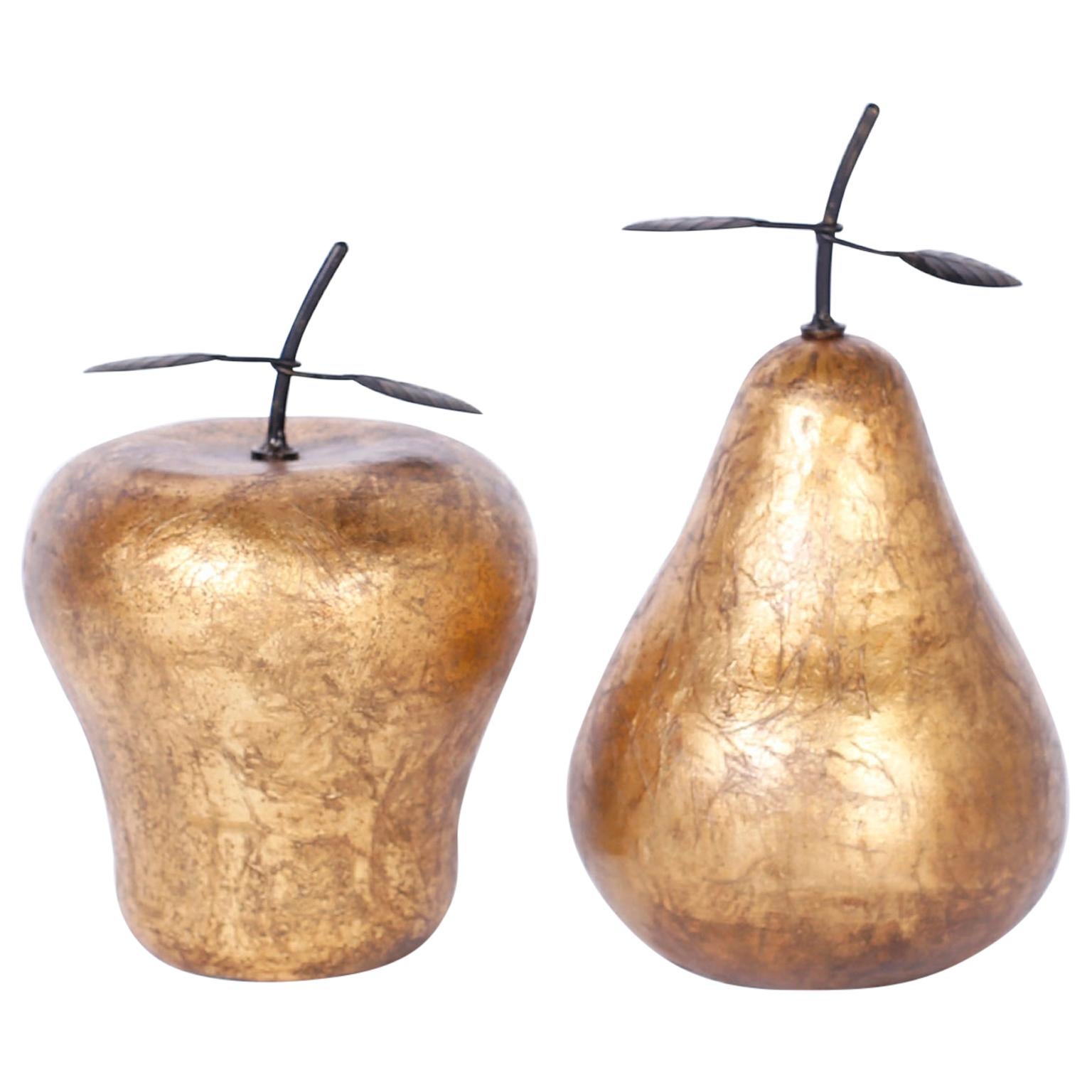 Pomme et poire en porcelaine dorée en vente