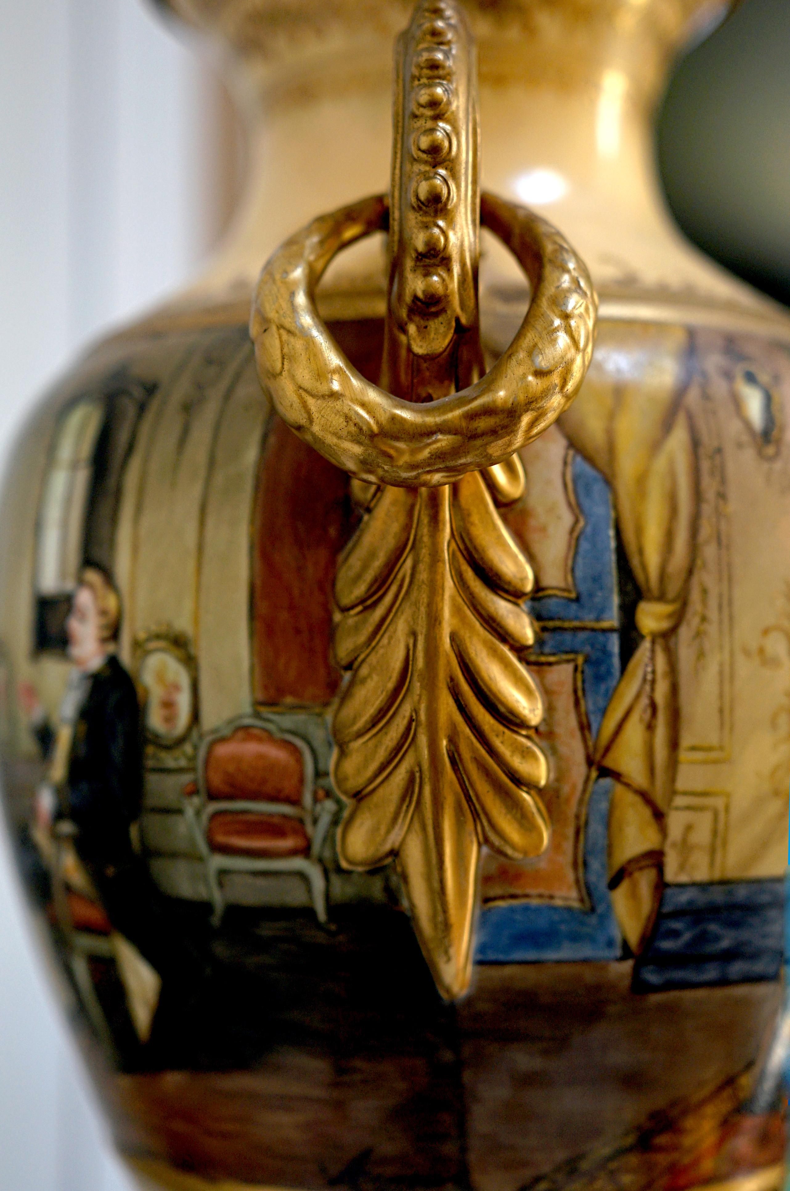 Vaso a due manici e coperchio in porcellana dorata Dresden Porcelain di grandi dimensioni in vendita 1