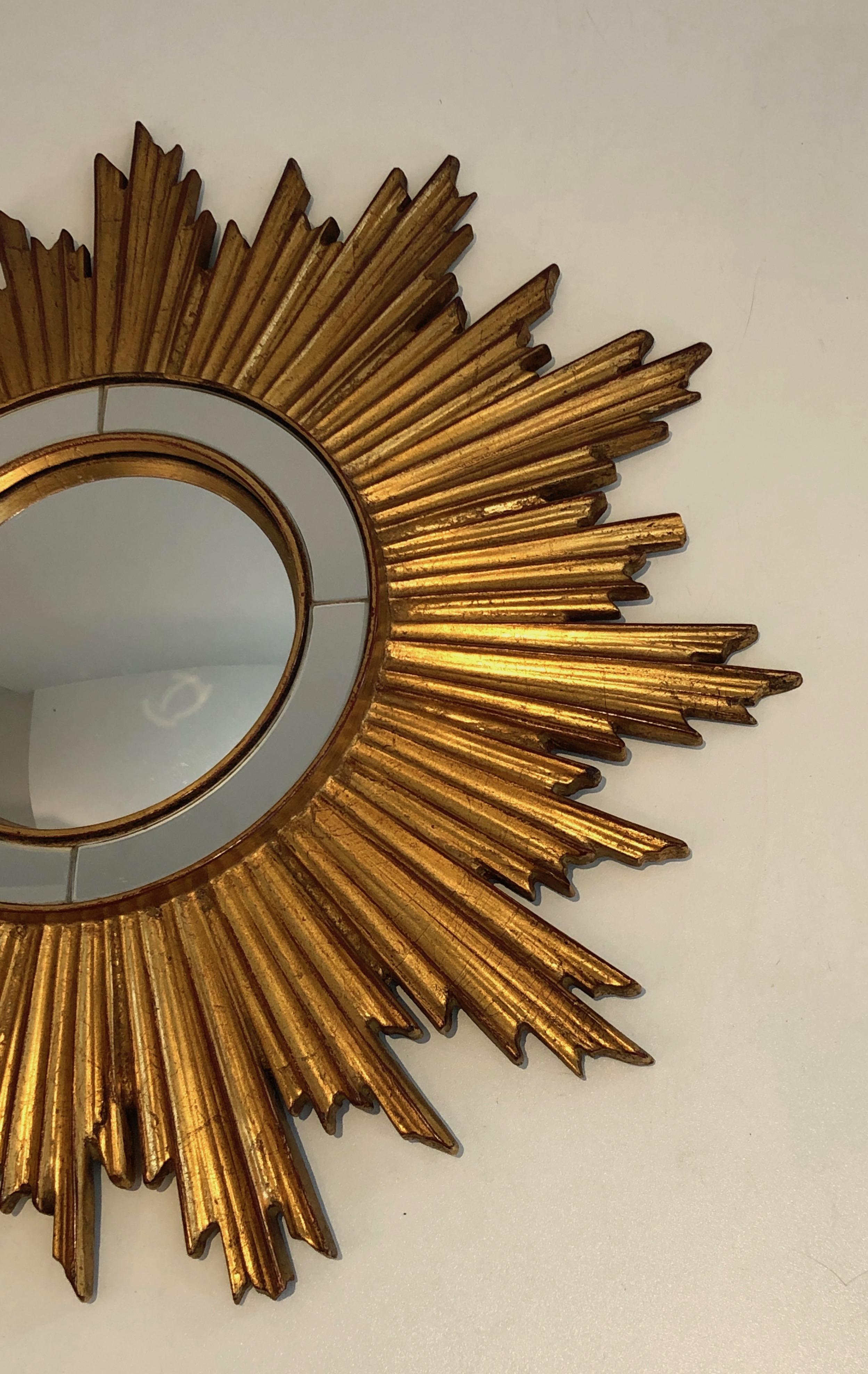 Miroir en résine dorée en forme de soleil Bon état - En vente à Marcq-en-Barœul, Hauts-de-France