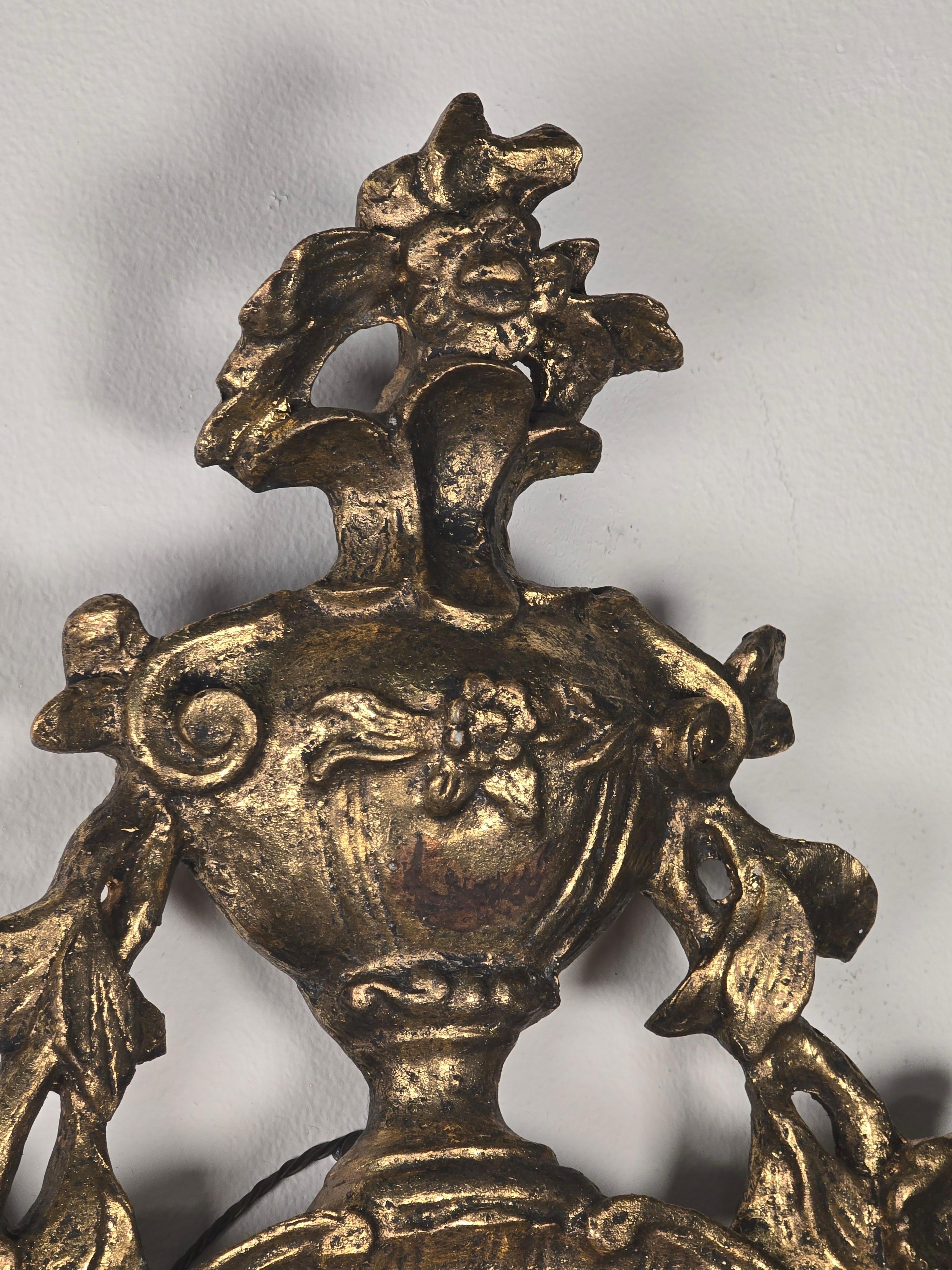 Rococo Miroir doré de style rococo, milieu du 20e siècle Fonte de musée en vente