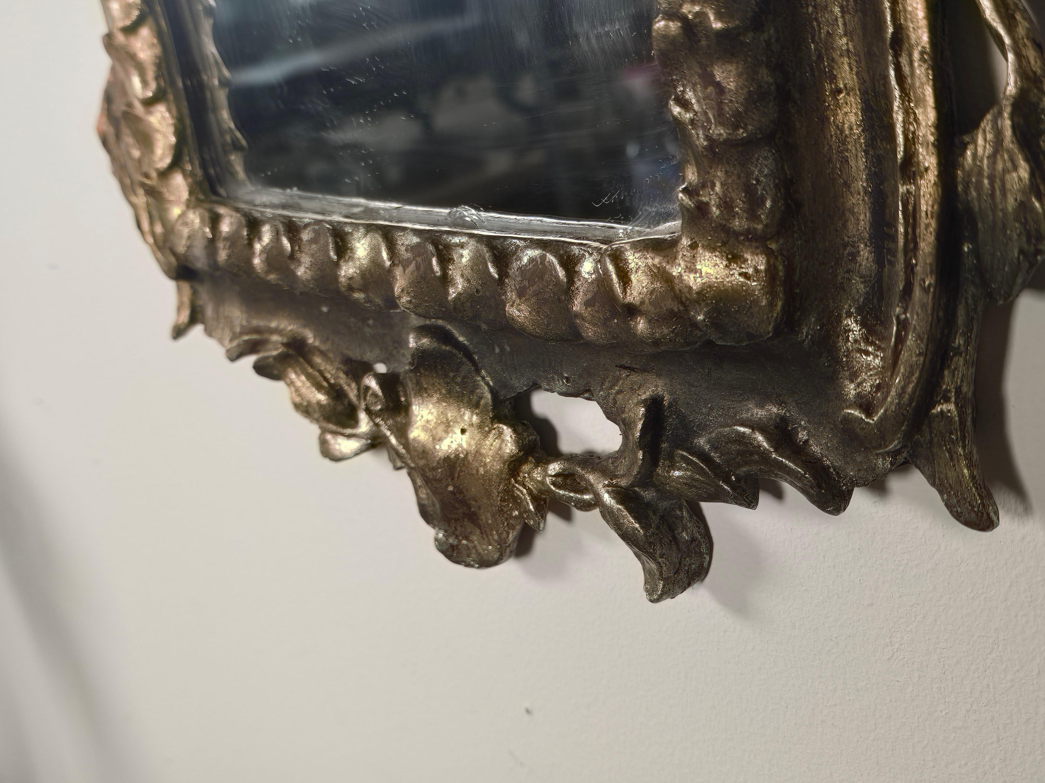 Miroir doré de style rococo, milieu du 20e siècle Fonte de musée en vente 2