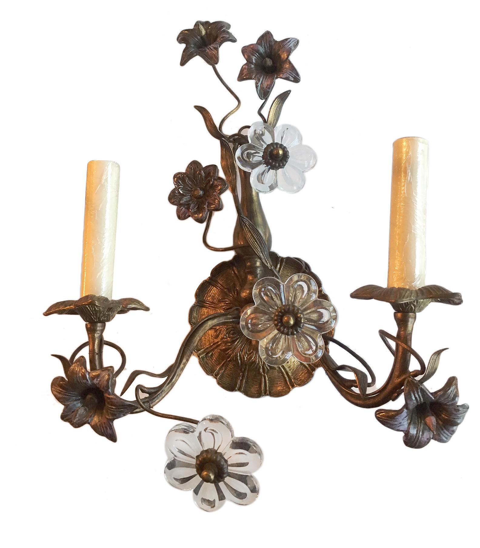 Gilt Sconces with Floral Motif For Sale 1