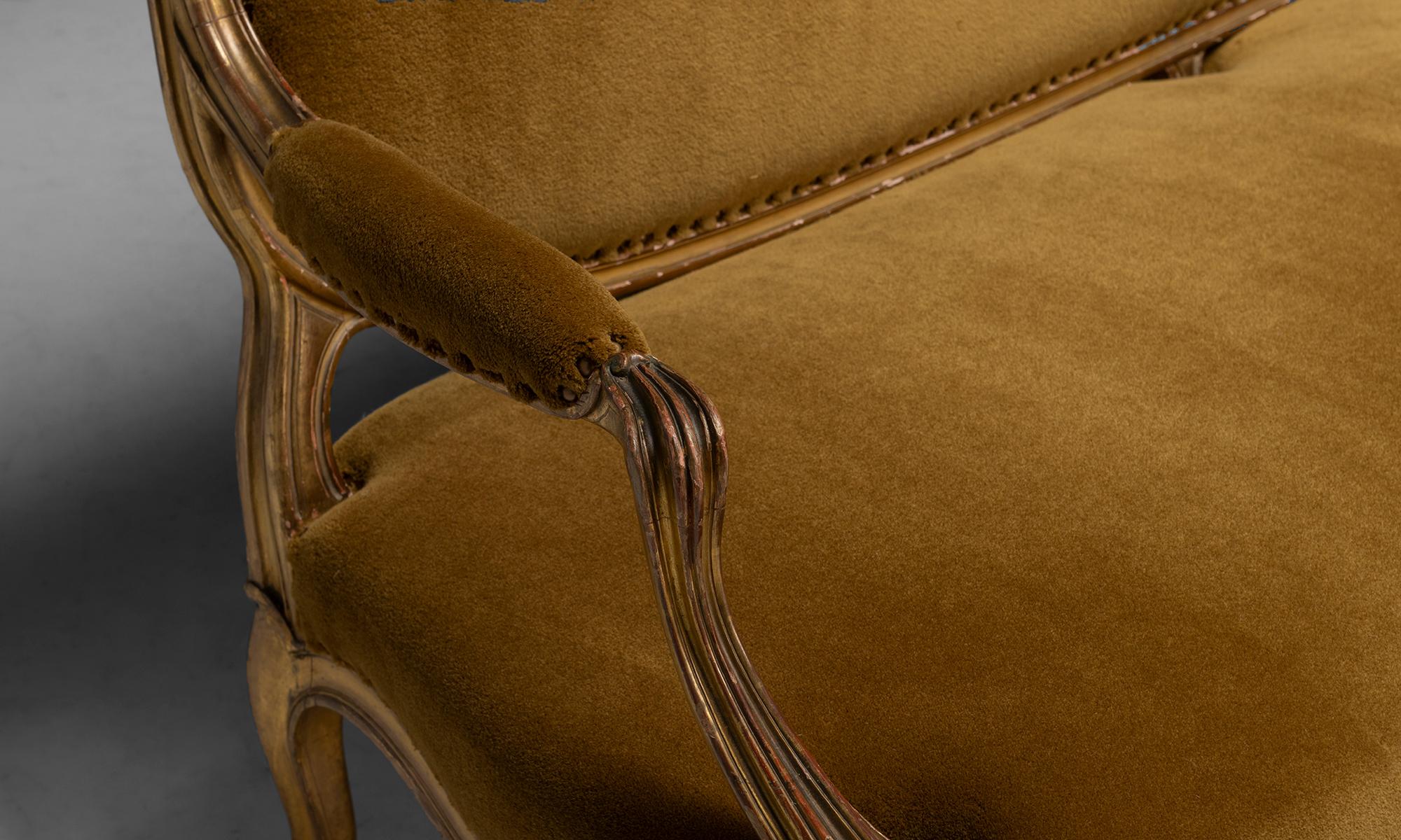 Sofá dorado, Francia circa 1900 Francés en venta