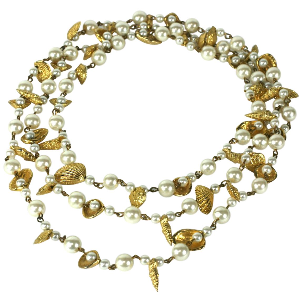 Lariat en coquillage doré et fausses perles en vente