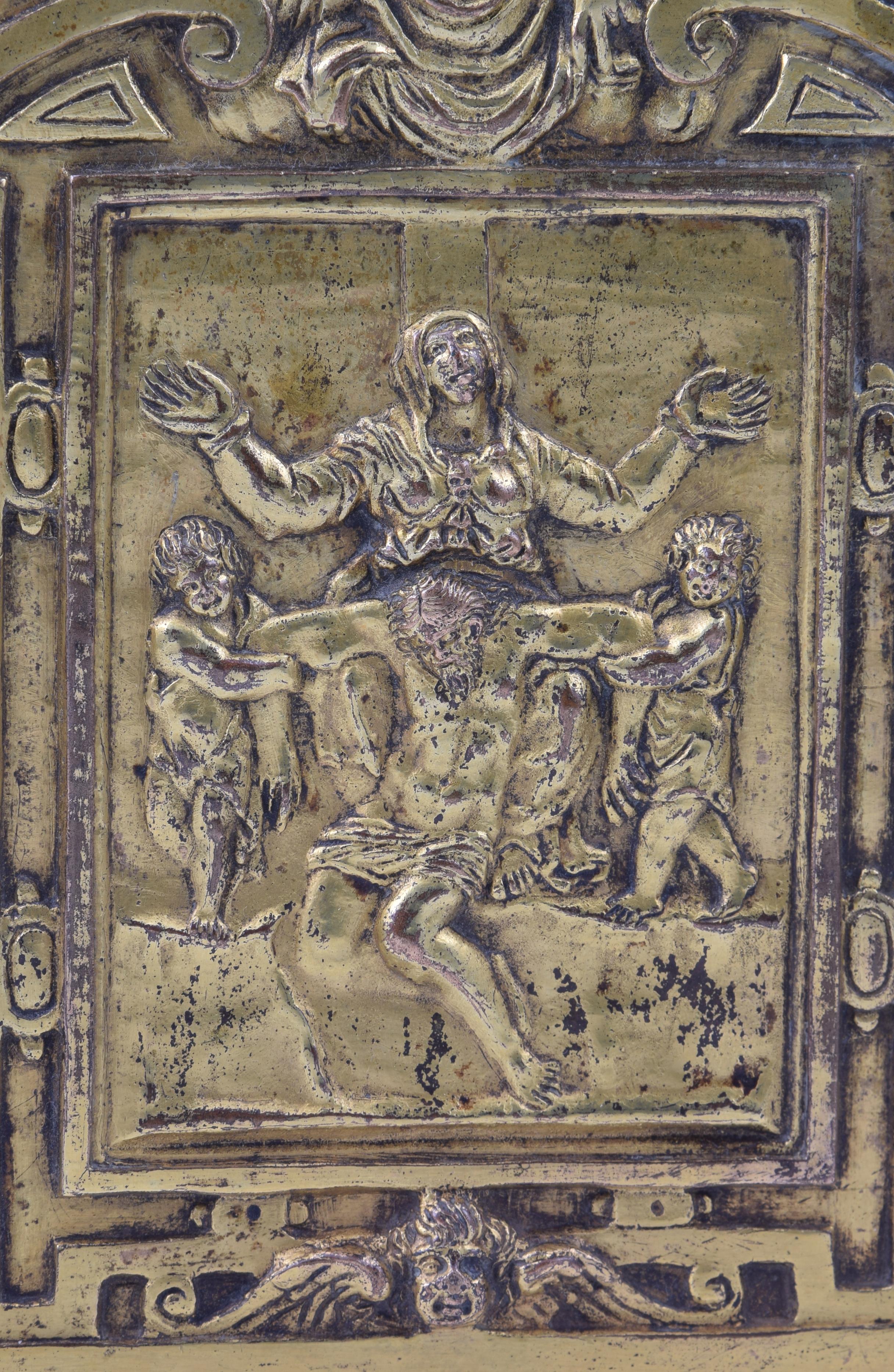 Gilt bronze pax board, Pietà. 16th-17th centuries, after Michelangelo Buonarroti For Sale 2