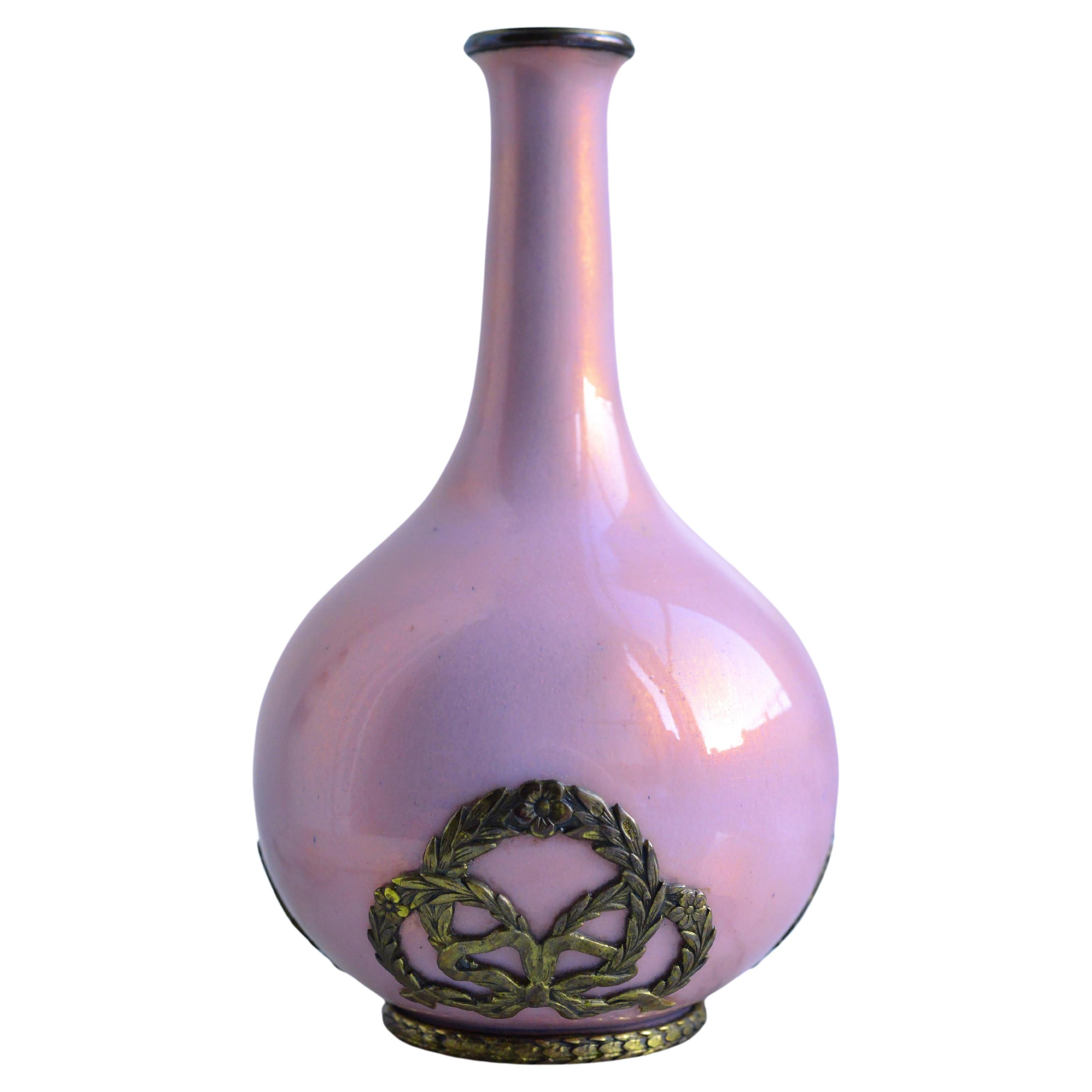 Vergoldetes Silber Rosa Emaille Miniatur Vase Anfang 20. Jahrhundert Finnische Masterly im Angebot