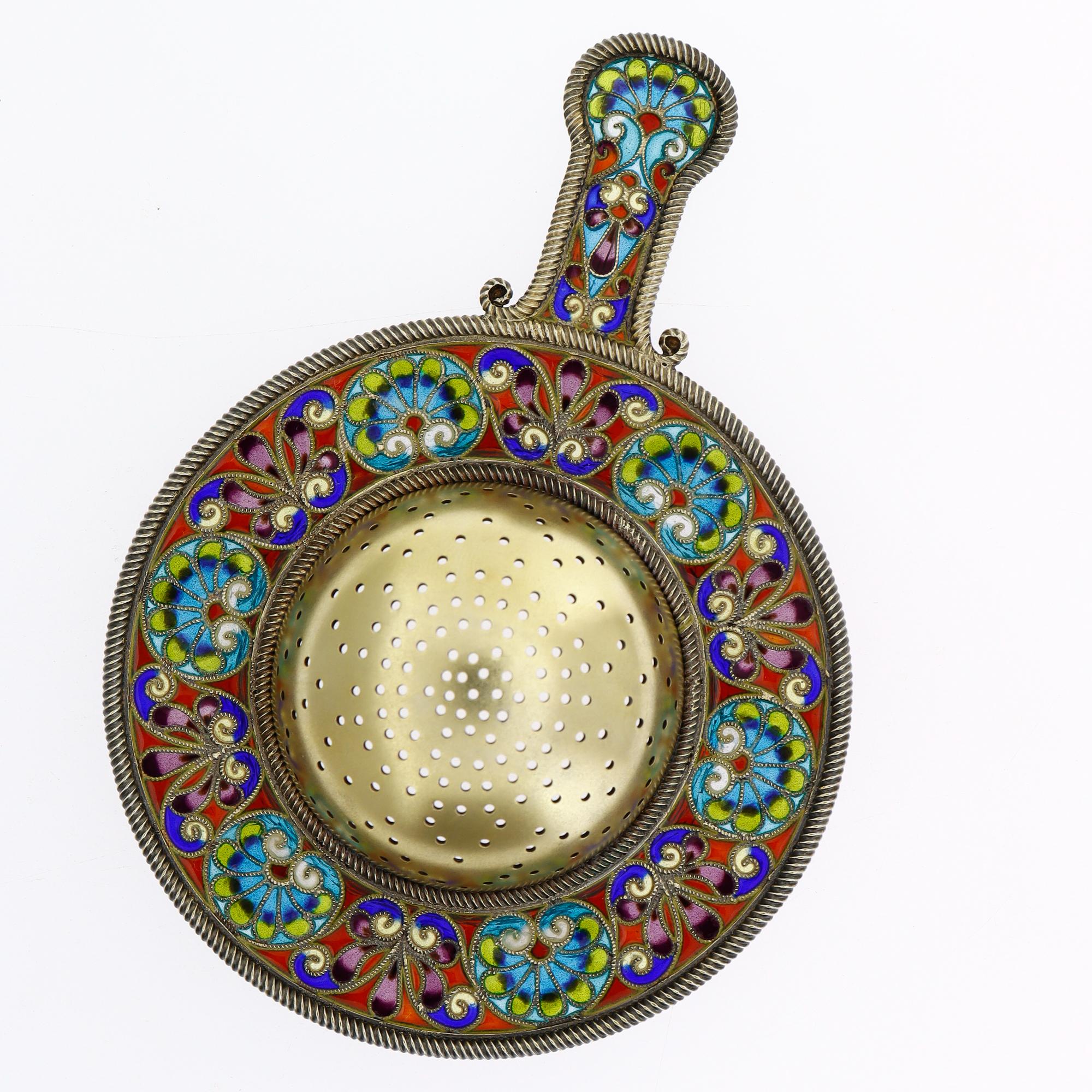 Passoire à thé en argent doré et émail polychrome Plique A Jour (Stained Glass) Bon état - En vente à Philadelphia, PA