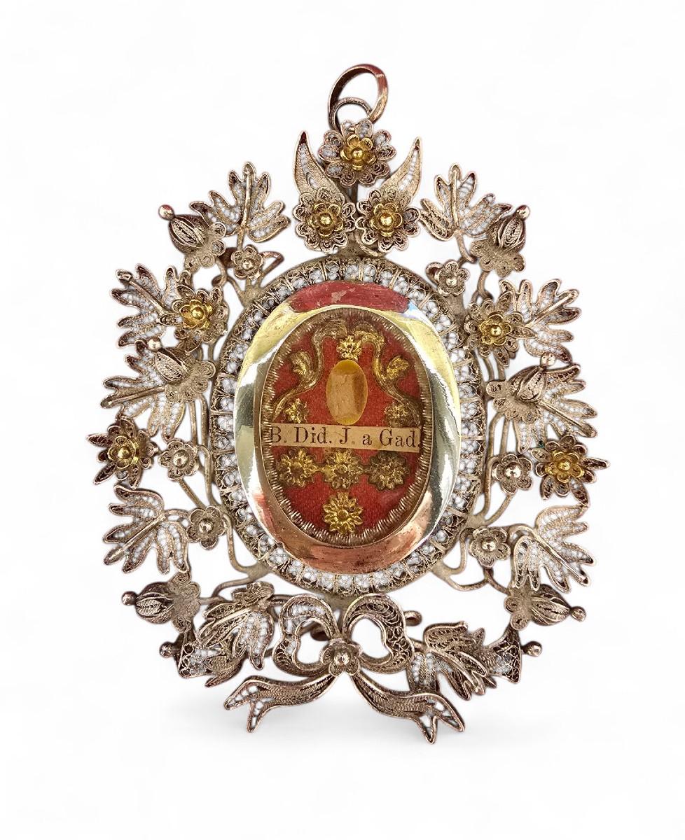 XIXe siècle Reliquaire en argent doré - 19e siècle en vente