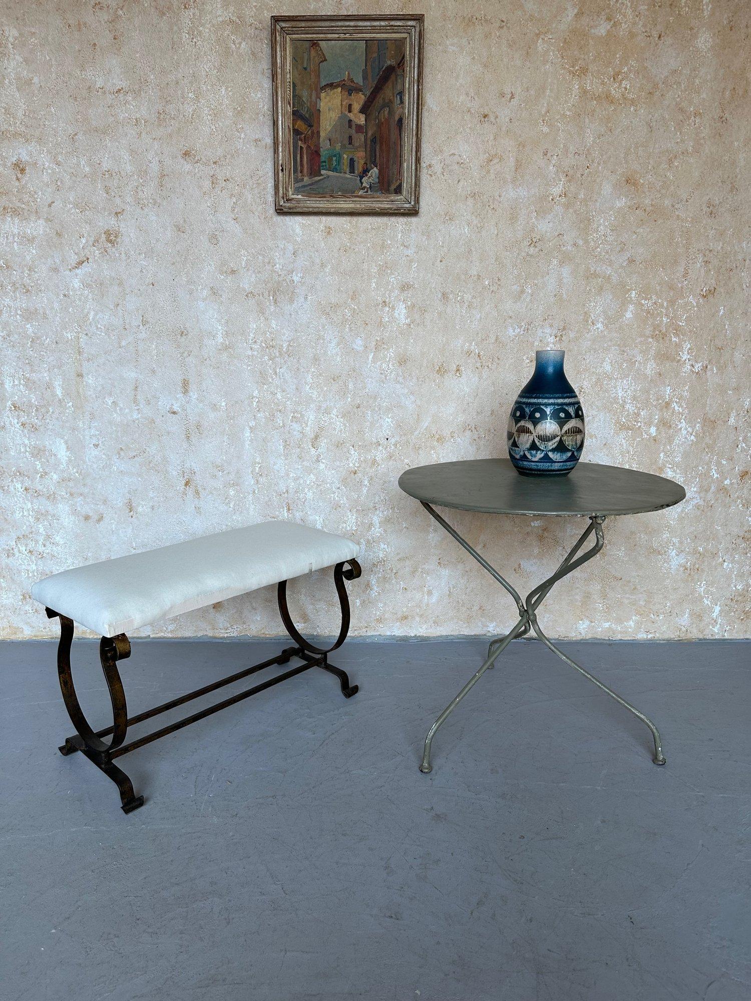 Mid-Century Modern Banc espagnol doré avec base en forme de lyre en vente