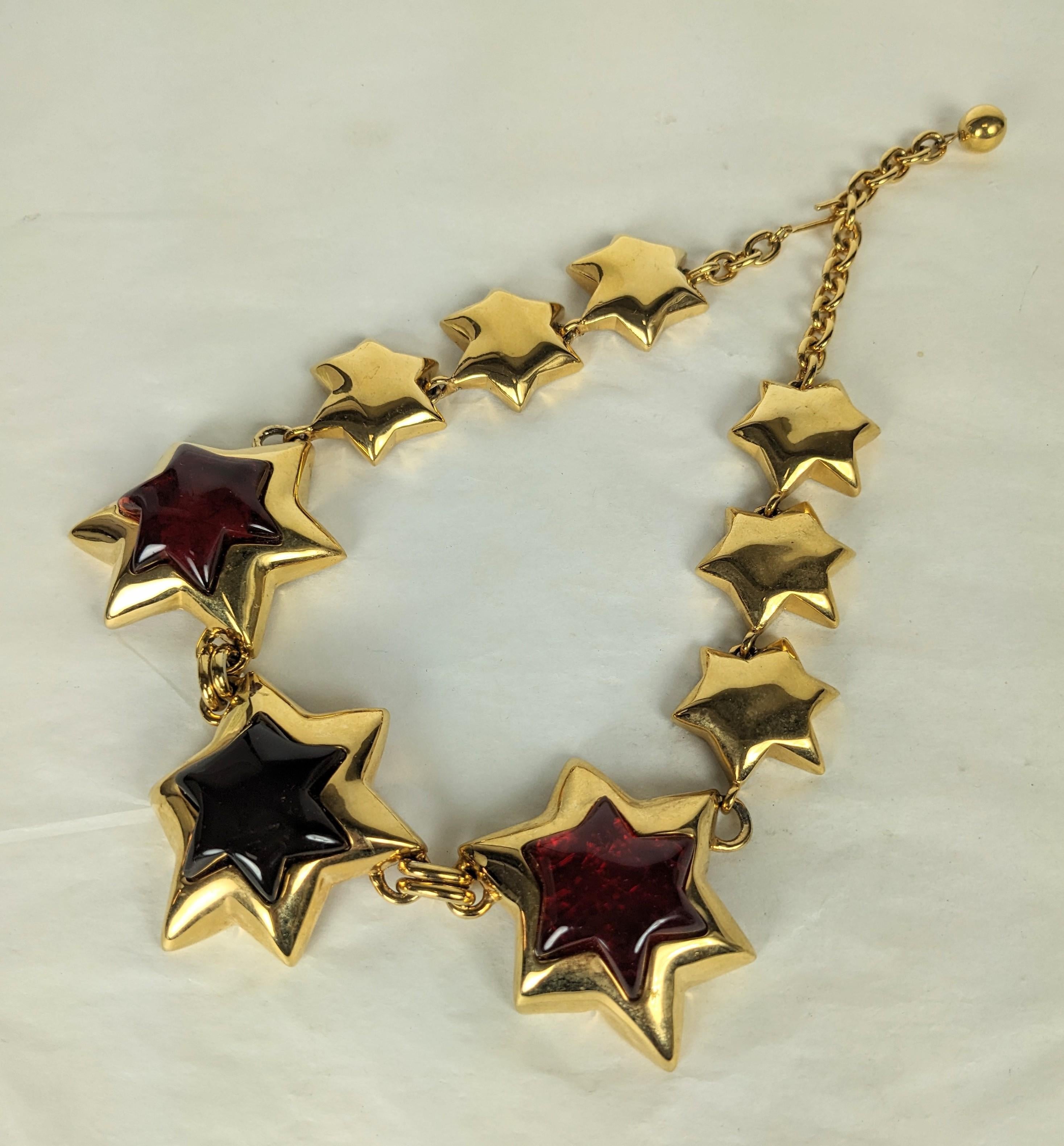 Gilt Star Motif Necklace In Good Condition For Sale In New York, NY