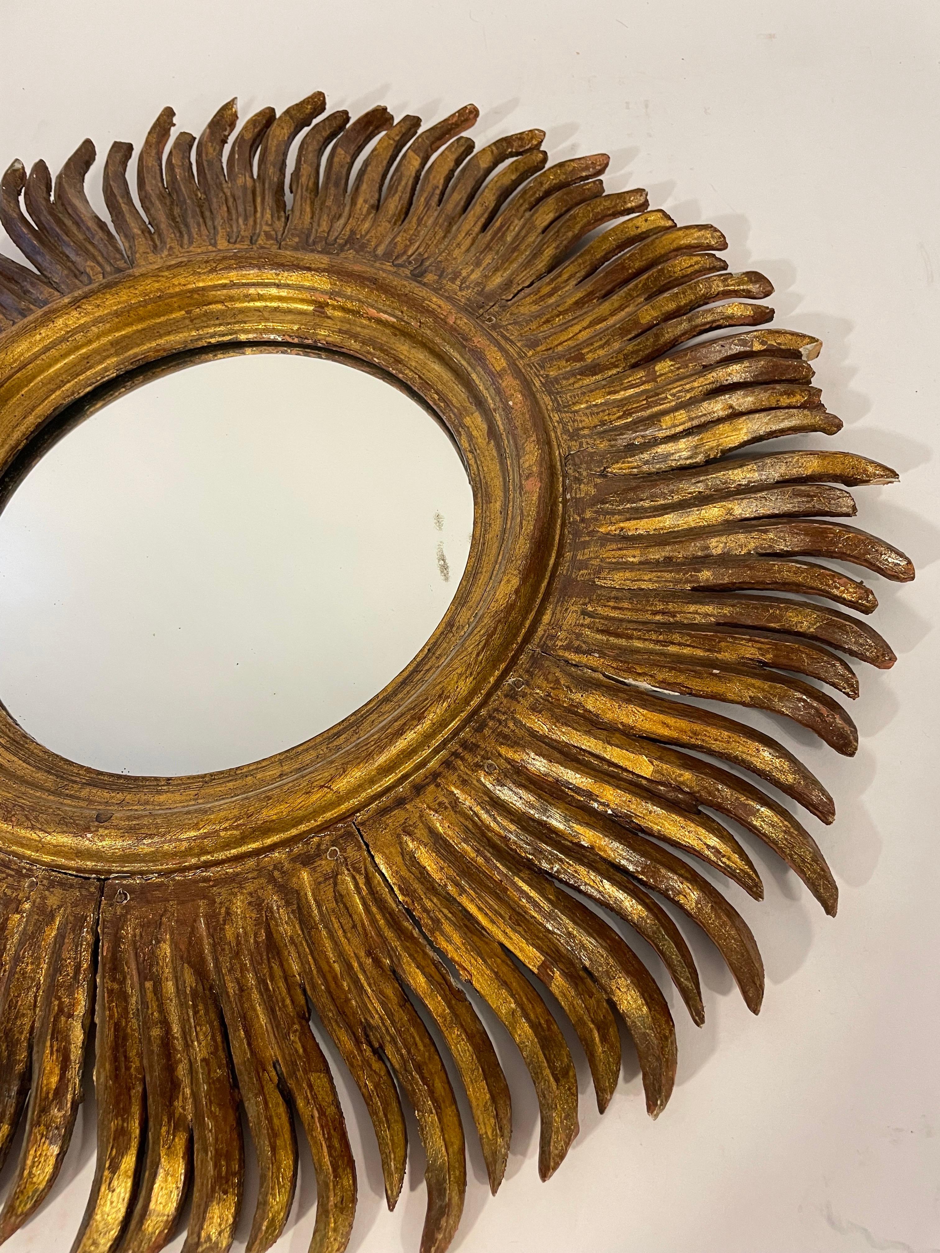 Gilt starburst mirror In Good Condition For Sale In Winnetka, IL
