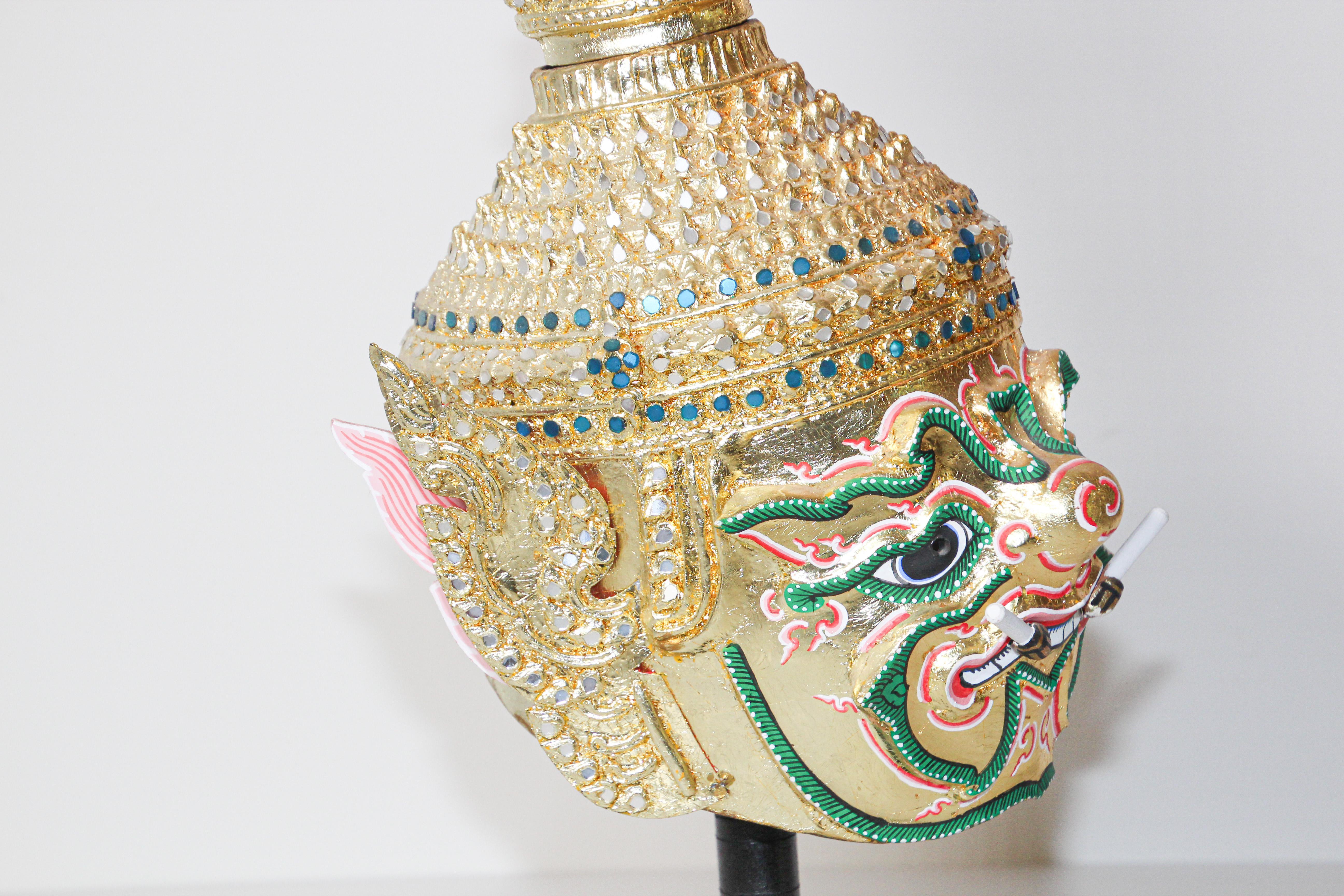 Vergoldete thailändische Demon-Maske-Tänzer-Kopfschmuck Krone im Angebot 9