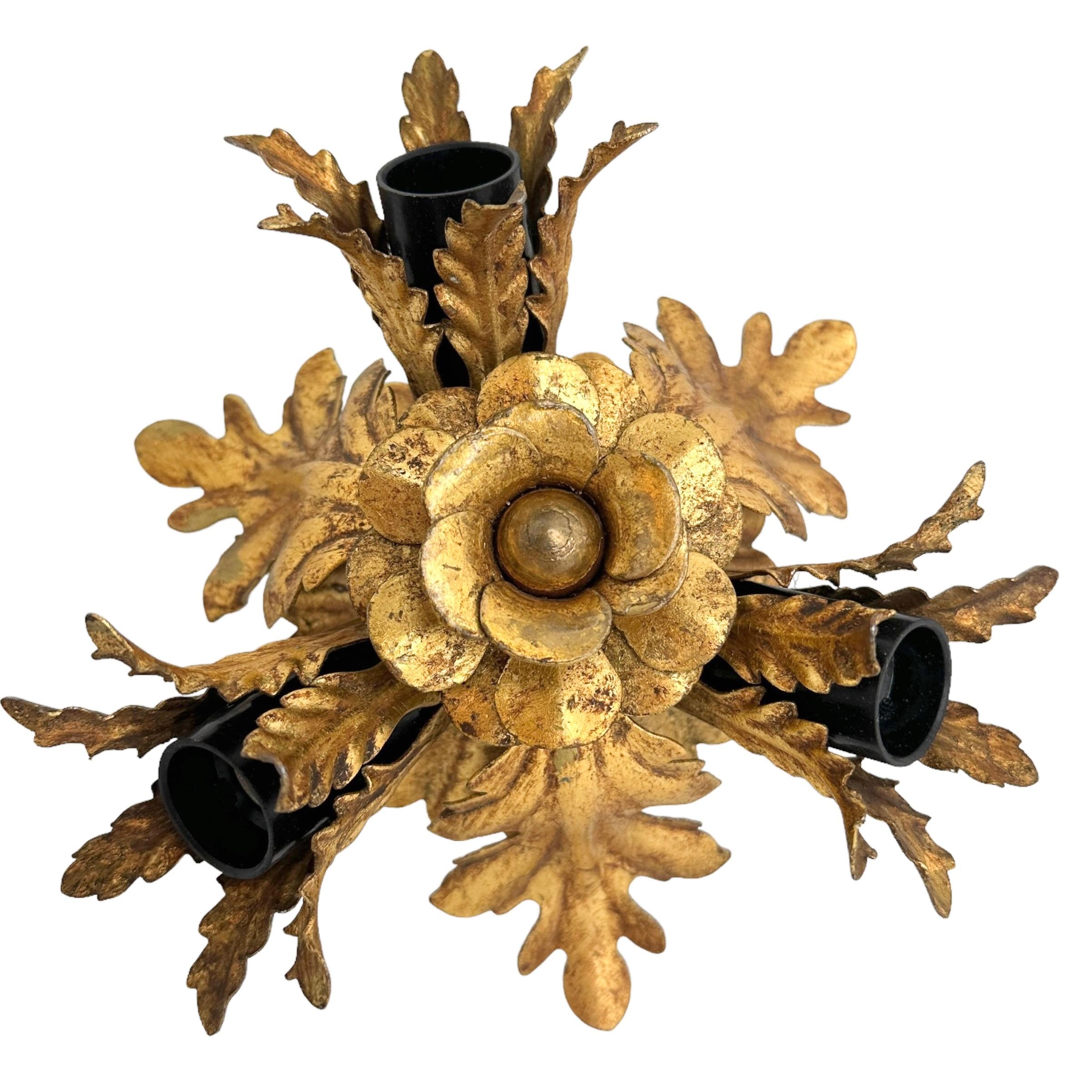 Hollywood Regency Monture affleurante florentine à trois lumières en vermeil de Banci Tole Toleware Italy 1960s en vente