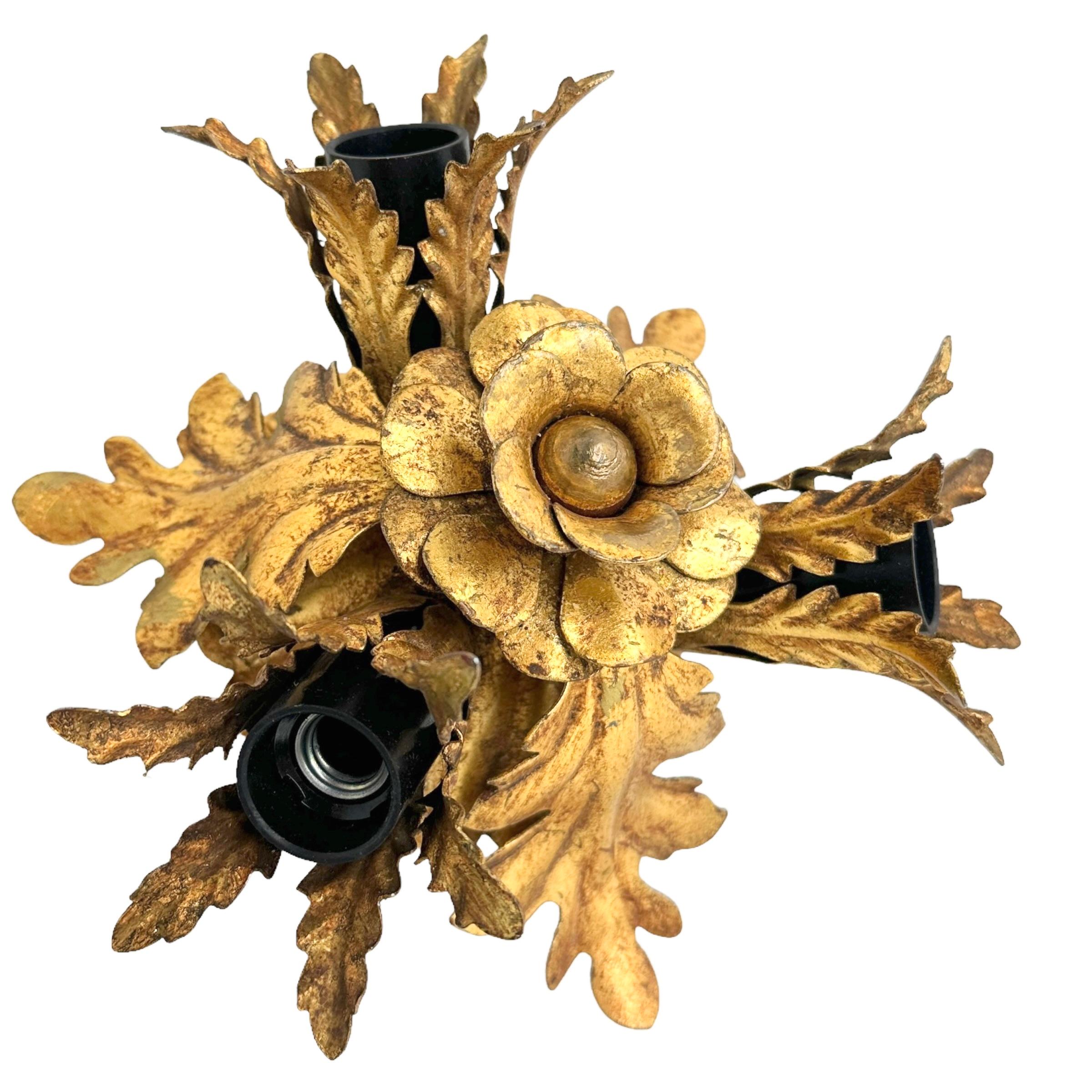 italien Monture affleurante florentine à trois lumières en vermeil de Banci Tole Toleware Italy 1960s en vente