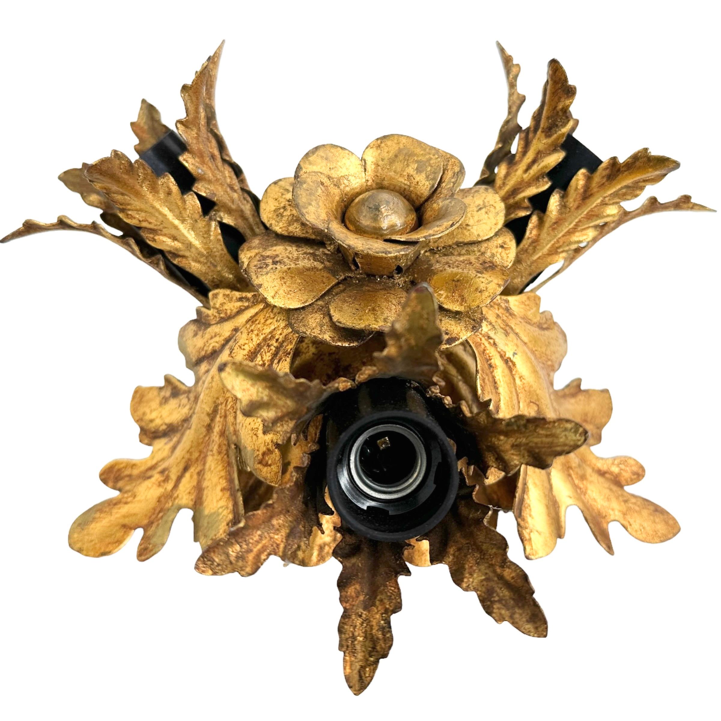 Monture affleurante florentine à trois lumières en vermeil de Banci Tole Toleware Italy 1960s Bon état - En vente à Nuernberg, DE