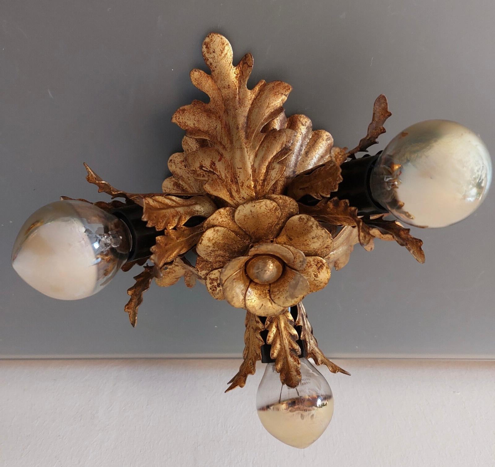 Vergoldete drei Lichter Banci Firenze Florentine Flush Mount Tole Toleware Italien 1960s im Angebot 1